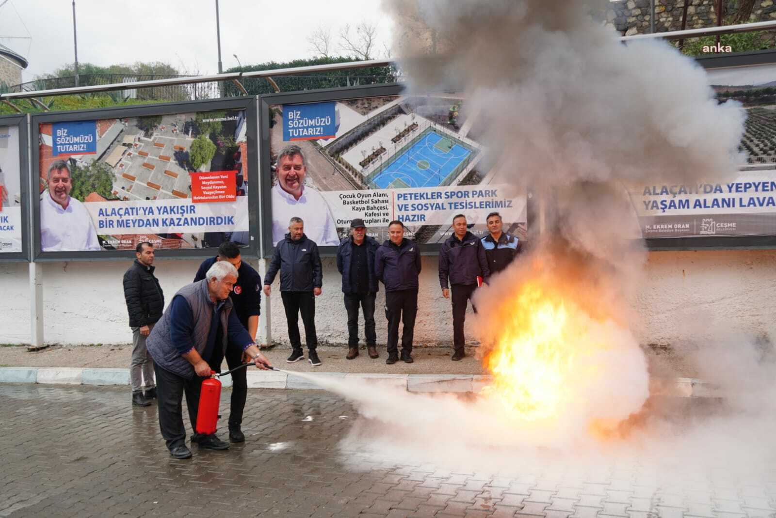 İZMİR İTFAİYESİ’NDEN ZABITA PERSONELİNE YANGIN GÜVENLİK EĞİTİMİ VERİLDİ