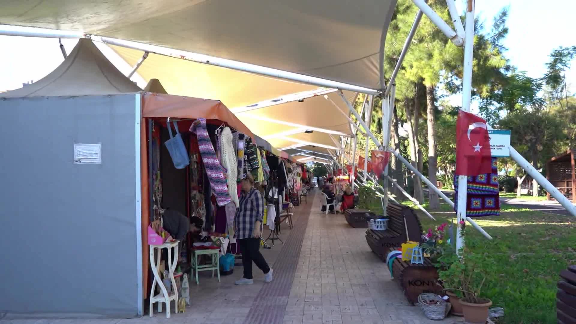 KONYAALTI'NIN ÜRETEN KADINLARINDAN YILBAŞI HEDİYELERİ