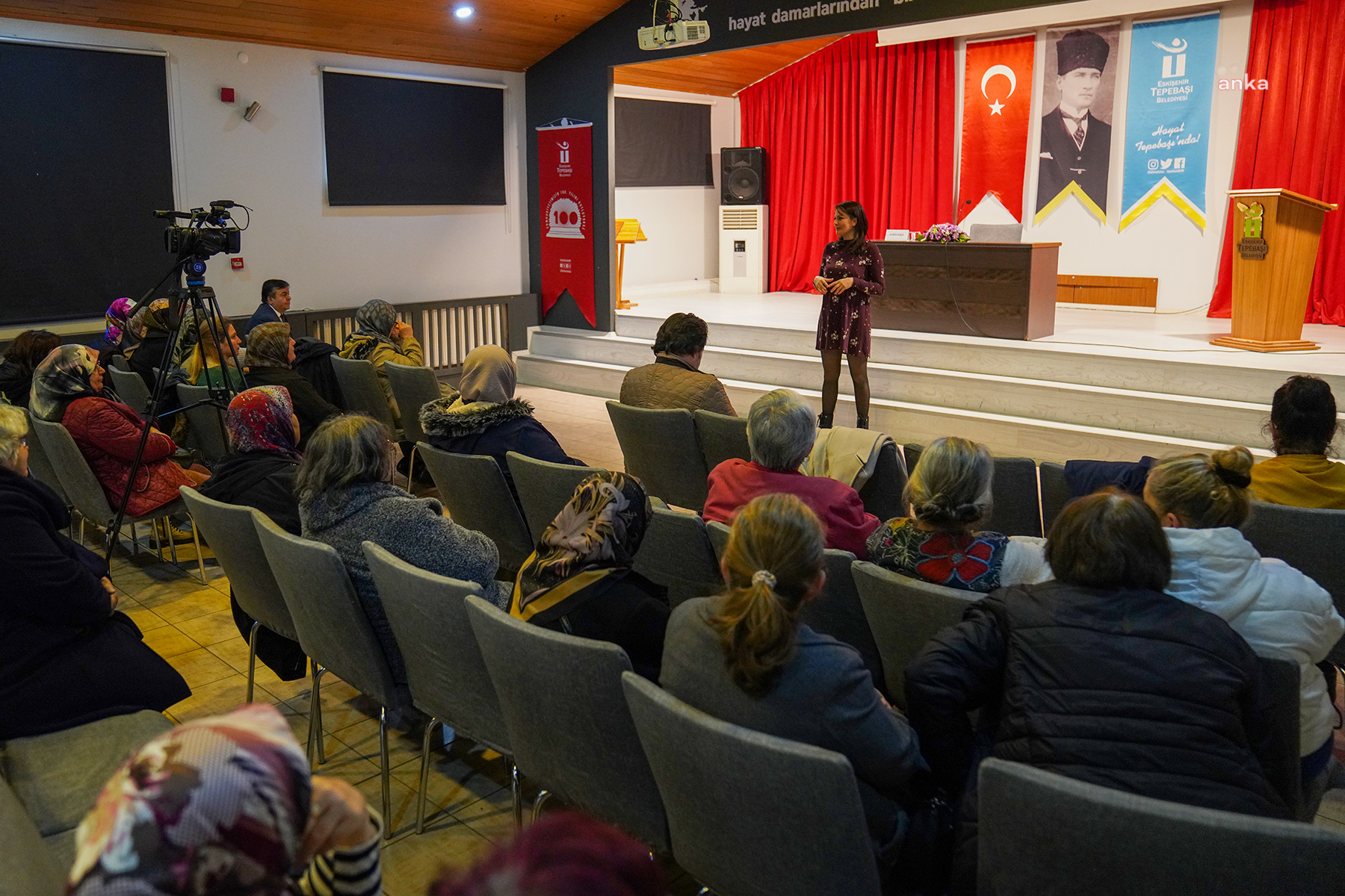 TEPEBAŞI'NDA ‘ÜRETİMİN GÜCÜ KADINLARIN GÜCÜ’ SÖYLEŞİSİ DÜZENLENDİ