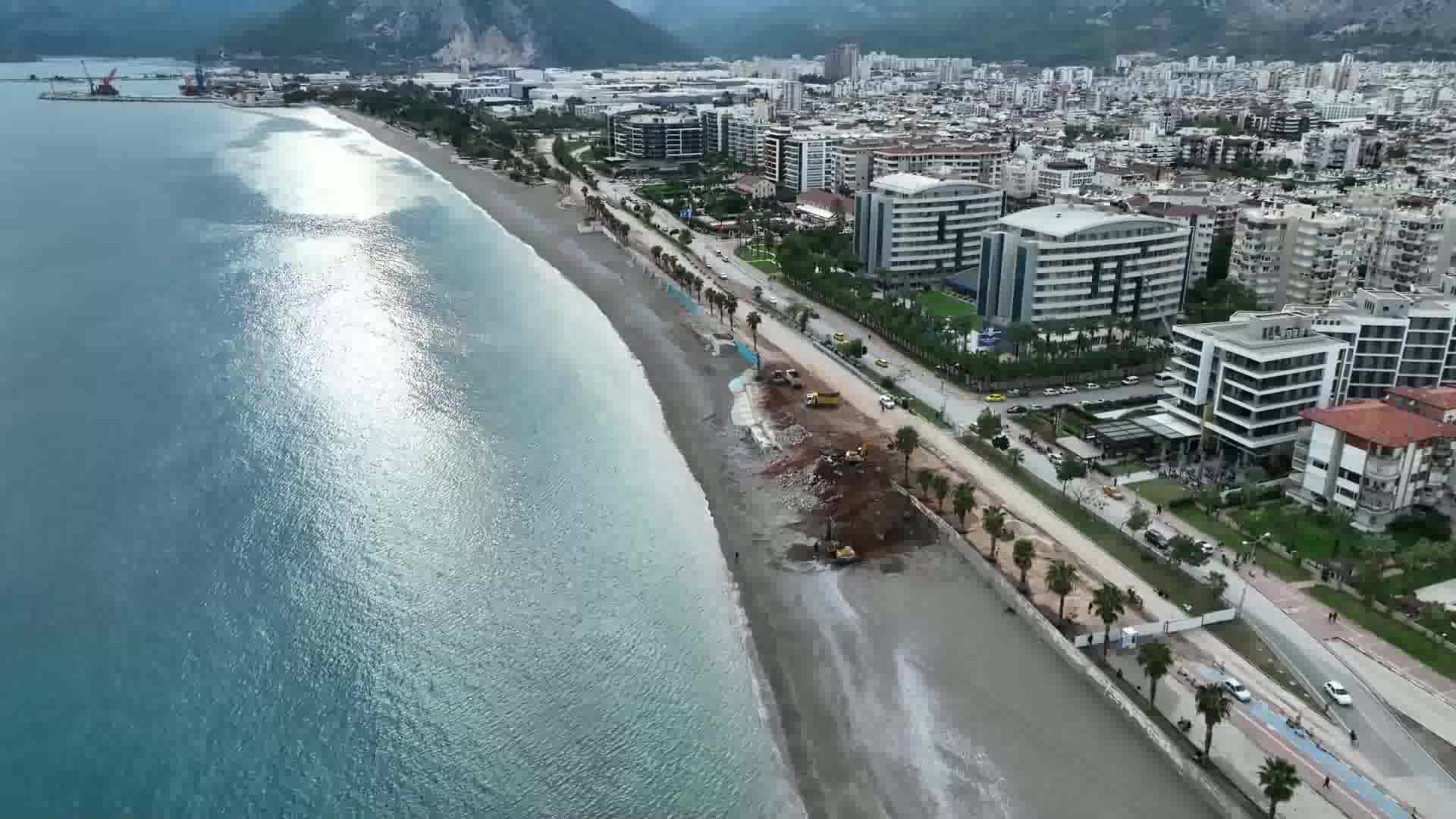 ANTALYA BÜYÜKŞEHİR'İN 2.ETAP KONYAALTI SAHİL PROJESİ’NDE ÇALIŞMALAR SÜRÜYOR