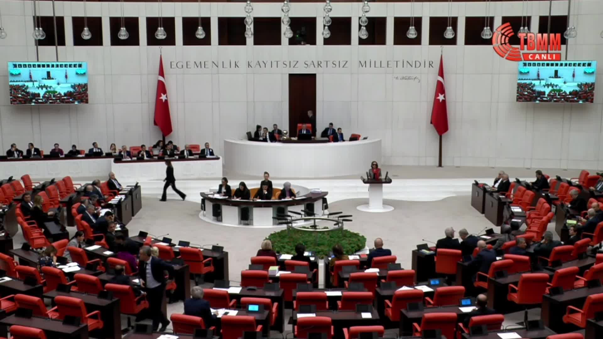 SERAP YAZICI: YABANCI ŞİRKETLER ARTIK TÜRKİYE'Yİ TERK ETME KARARI ALDI. CUMHURBAŞKANLIĞI HÜKÜMET SİSTEMİ TÜRKİYE'Yİ BİR FELAKETE SÜRÜKLEMİŞTİR, ARTIK TÜRKİYE BU UÇURUMDAN YUVARLANMAKTADIR"