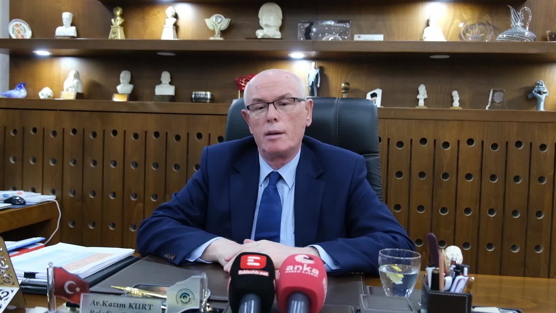 ODUNPAZARI BELEDİYE BAŞKANI KAZIM KURT: “ESKİŞEHİR’E MADENCİ YAĞDIRILMASININ SEBEBİ ESKİ ENERJİ BAKANI OLABİLİR Mİ”
