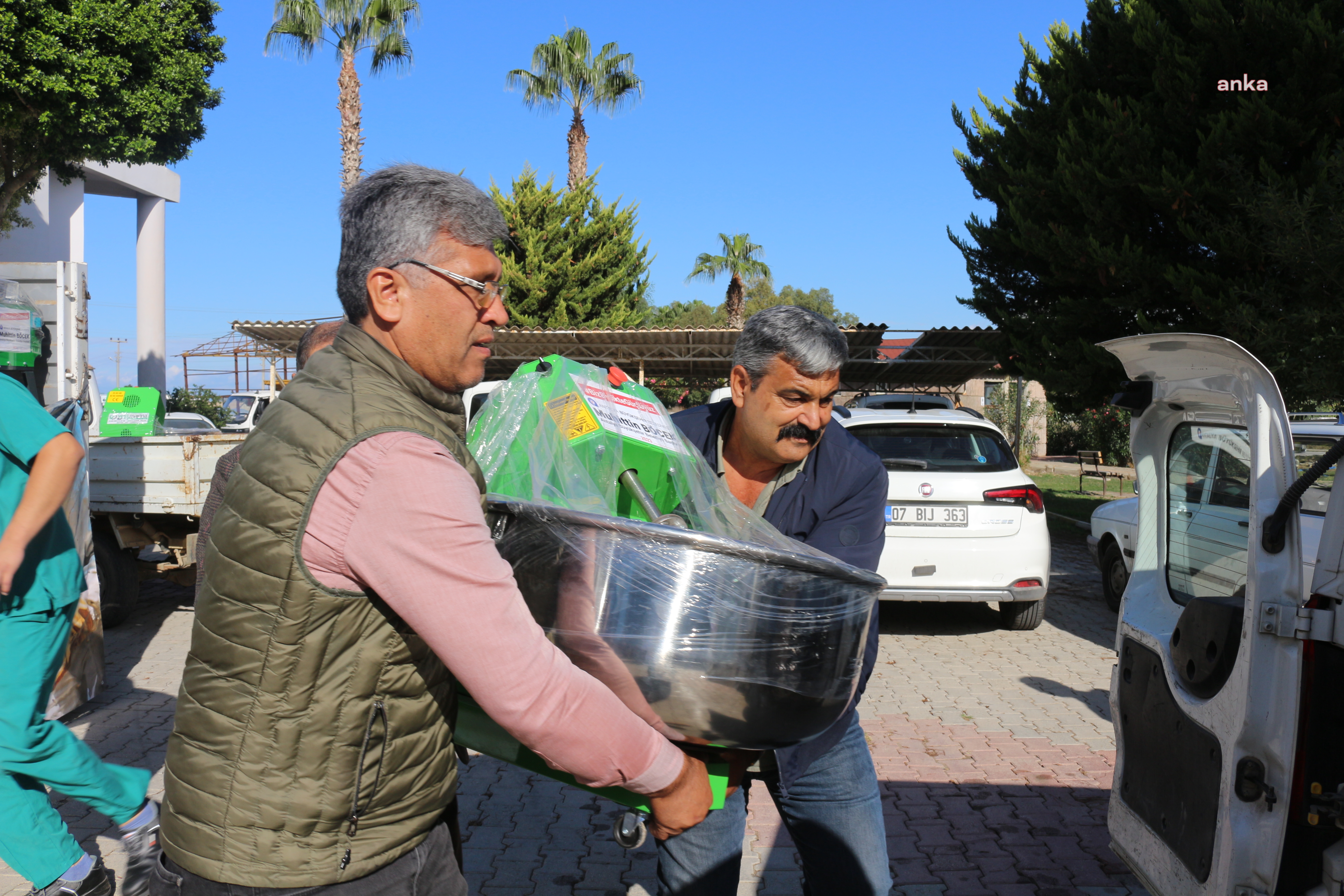 ANTALYA BÜYÜKŞEHİR’DEN SERİKLİ ÜRETİCİLERE BÜYÜK DESTEK