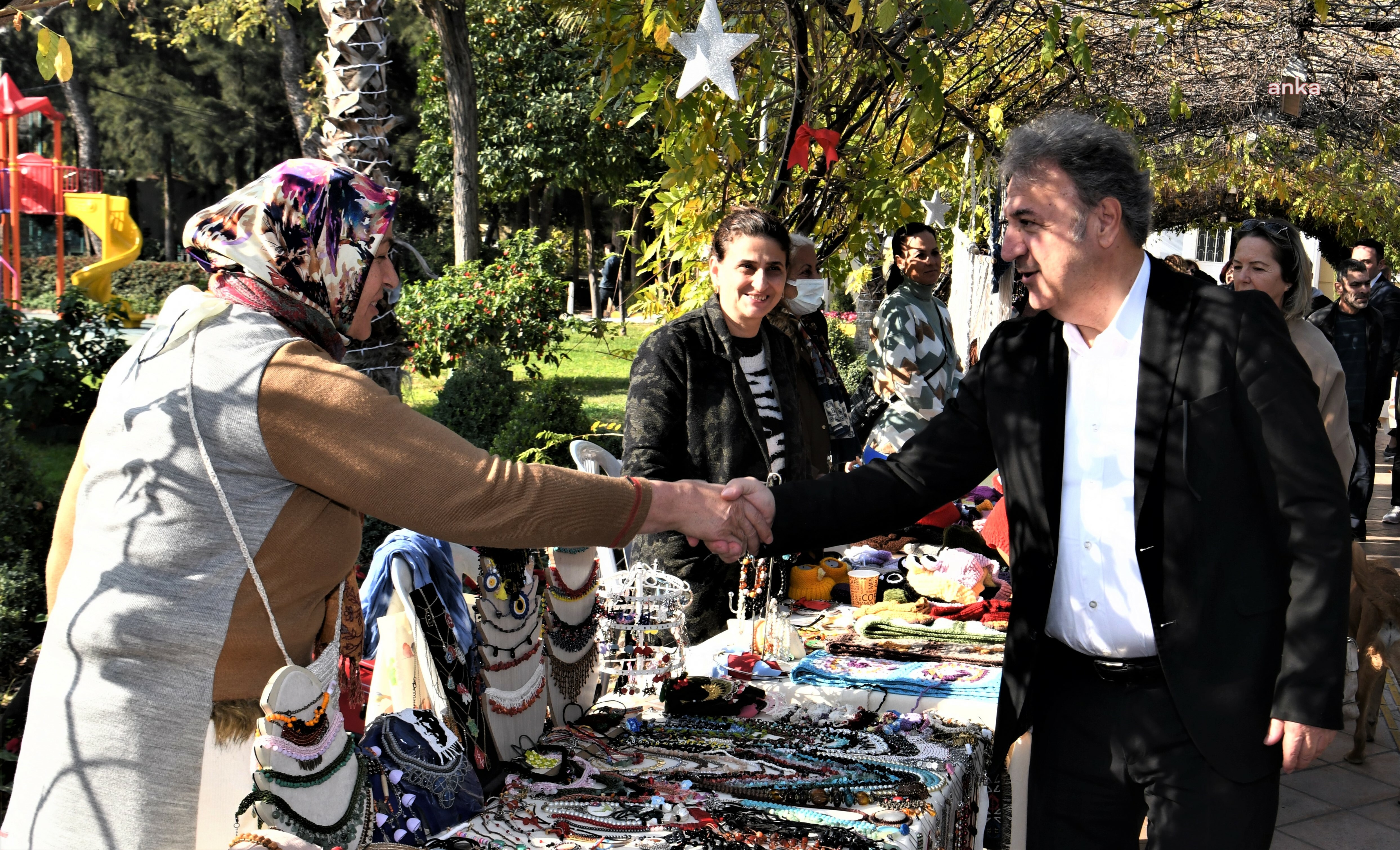 BORNOVA'DA "YILBAŞI HEDİYELİK EŞYA GÜNLERİ" BAŞLIYOR