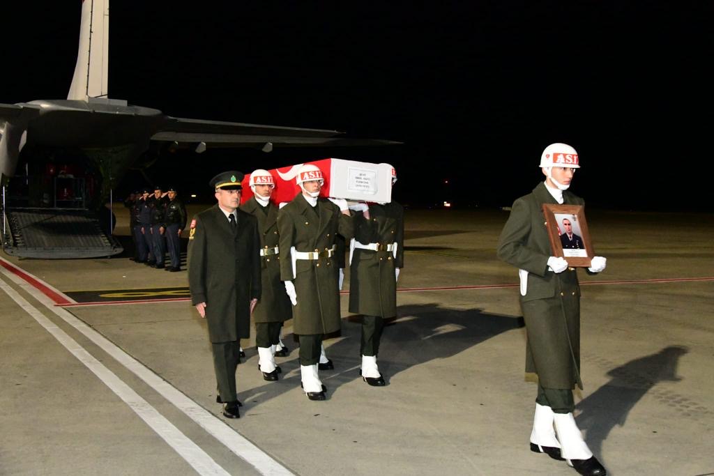 ŞEHİT PİYADE UZMAN ONBAŞI İSMAİL YAZICI'NIN NAAŞI TRABZON’A GETİRİLDİ