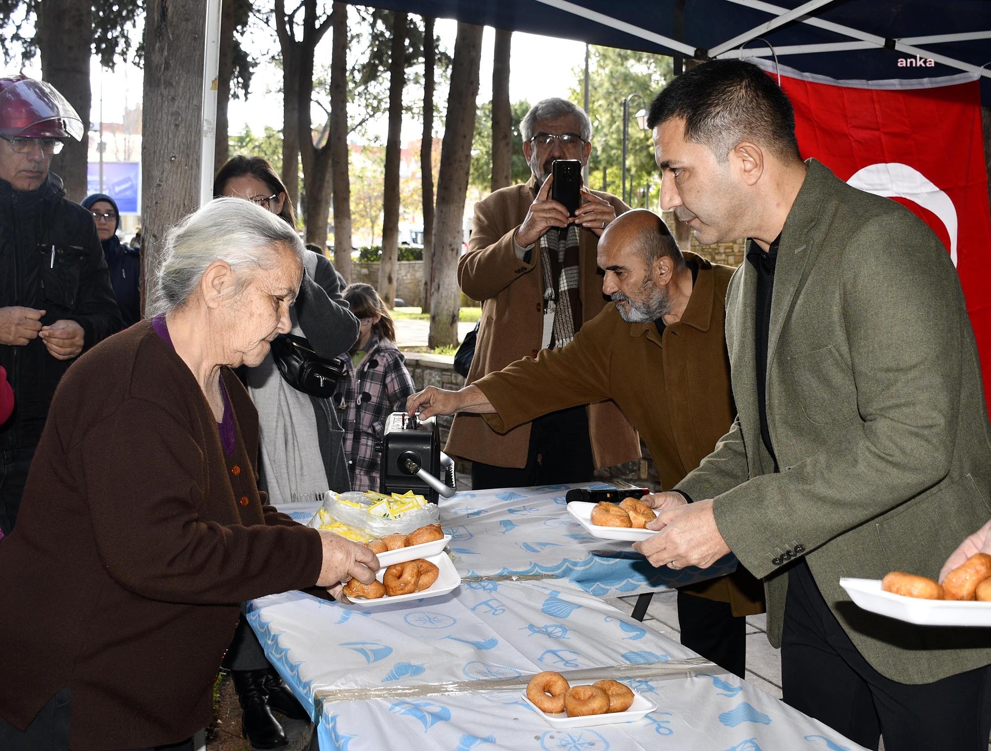 KUŞADASI BELEDİYESİ’NDEN ŞEHİTLER İÇİN LOKMA HAYRI