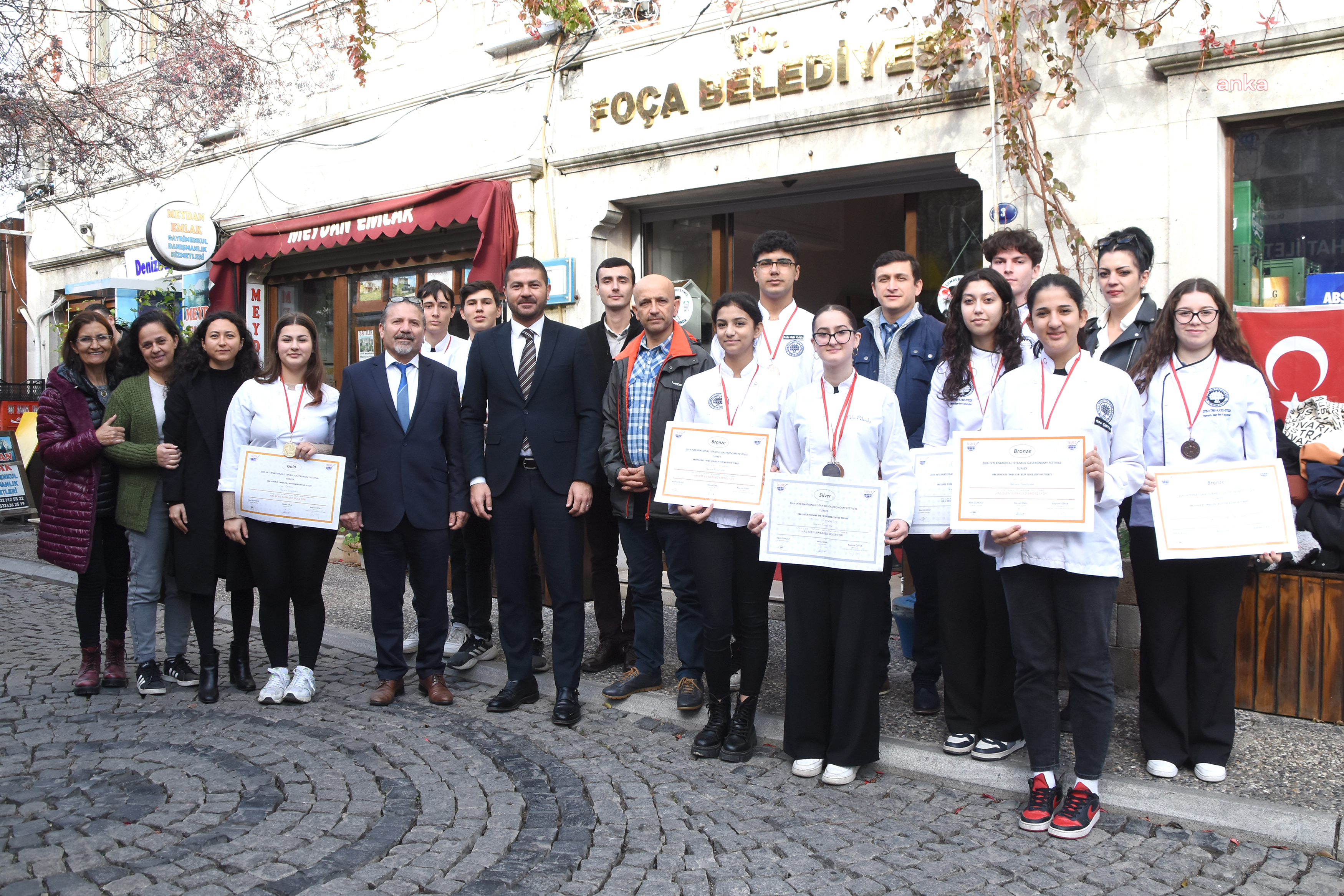 FOÇALI ÖĞRENCİ ŞEFLER, BAŞKAN FATİH GÜRBÜZ’Ü ZİYARET ETTİ