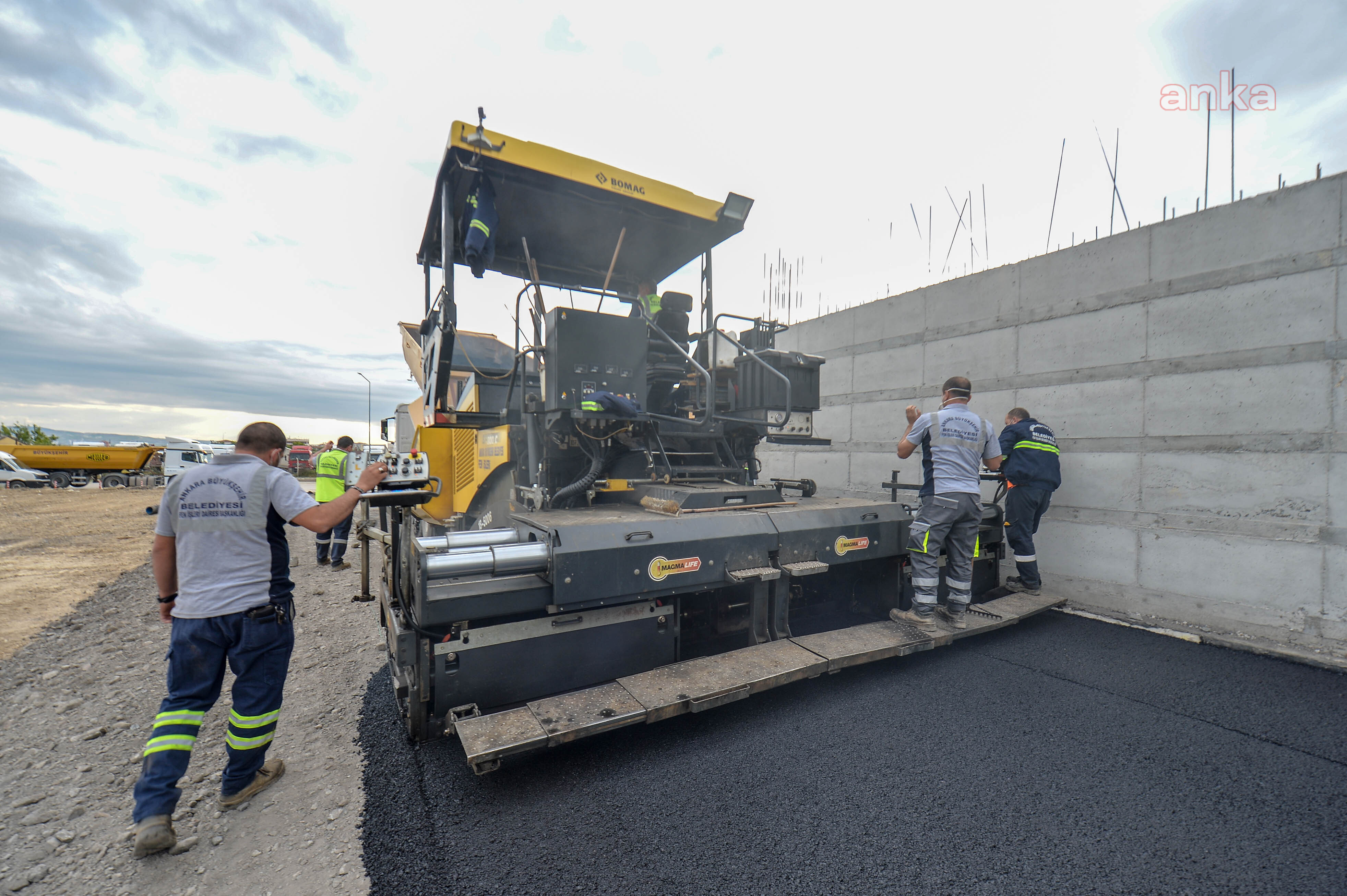 ANKARA BÜYÜKŞEHİR'DEN 15 İLÇEYE  780 KİLOMETRE ASFALT