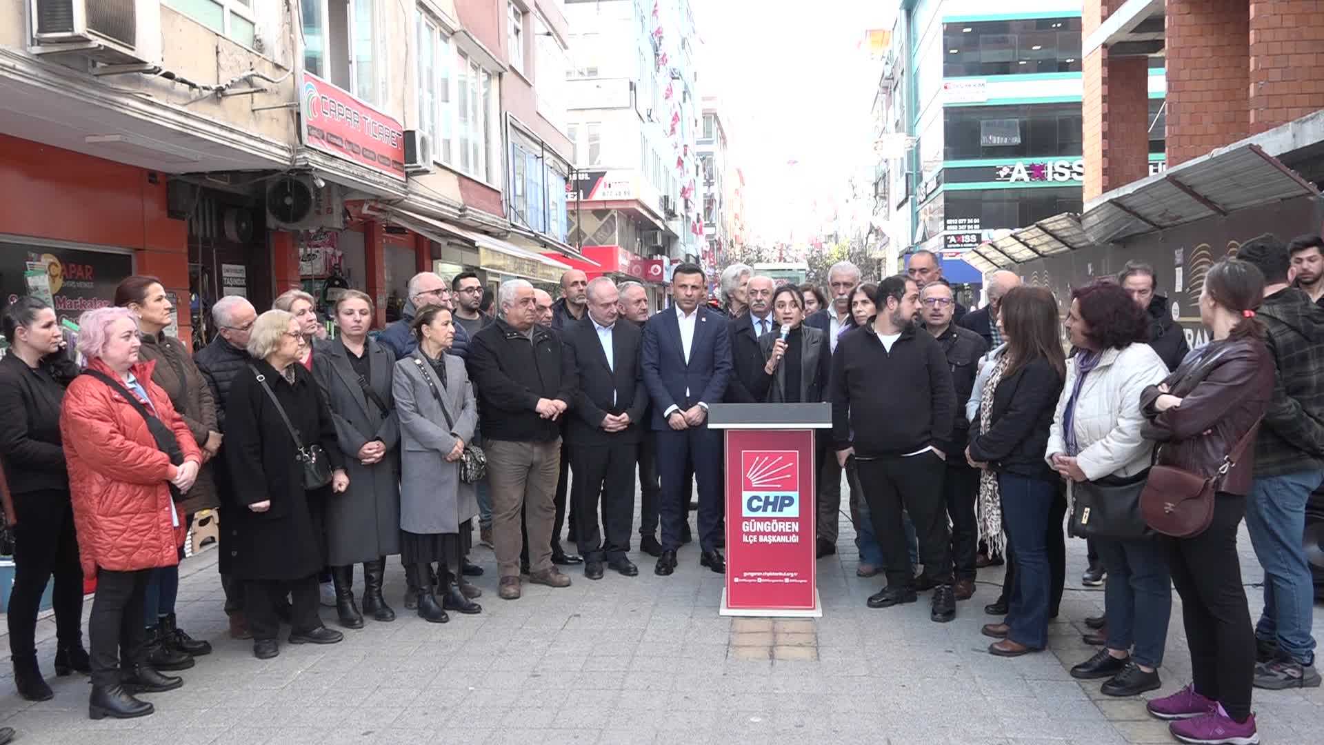 CHP İSTANBUL İL BAŞKANI ÖZGÜR ÇELİK: "TERÖRDEN MEDET UMANLARA, TERÖRDEN BESLENENLERE, MİLLETİN ACILARINI SİYASETİNE MALZEME EDEN KÖTÜLÜĞE ARTIK YETER DİYORUZ"