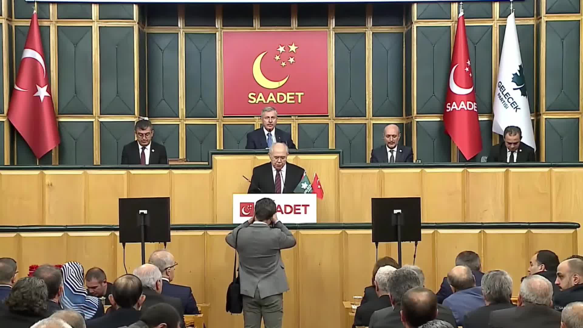 SP’Lİ SABRİ TEKİR: “‘ANALAR AĞLAMASIN’ NUTUKLARI ATANLAR, 12 EVLADIMIZIN ANNELERİNE NE DİYECEKLER ONUN HESABINI YAPSINLAR. HİÇ KİMSE ACILAR ÜZERİNDEN SİYASET HESAPLARI YAPIP DA SEÇİMLERİ ALMA HESABI İÇERİSİNDE BULUNMASIN”
