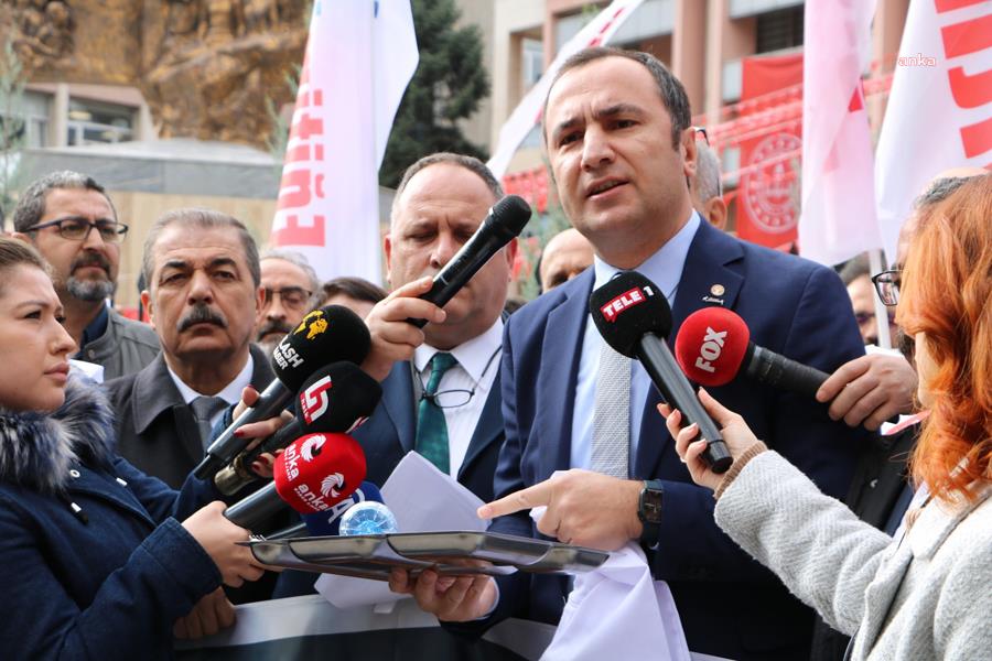 KADEM ÖZBAY'DAN ÖĞRENCİ PANSİYON FİYATLARINDAKİ ARTIŞLARA TEPKİ: "BU ÜLKE, YOKSUL ÖĞRENCİSİNİN BAŞININ ALTINA BIR YASTIK, ÖNÜNE BİR TABAK YEMEK KOYMAKTAN ACİZ MİDİR?"