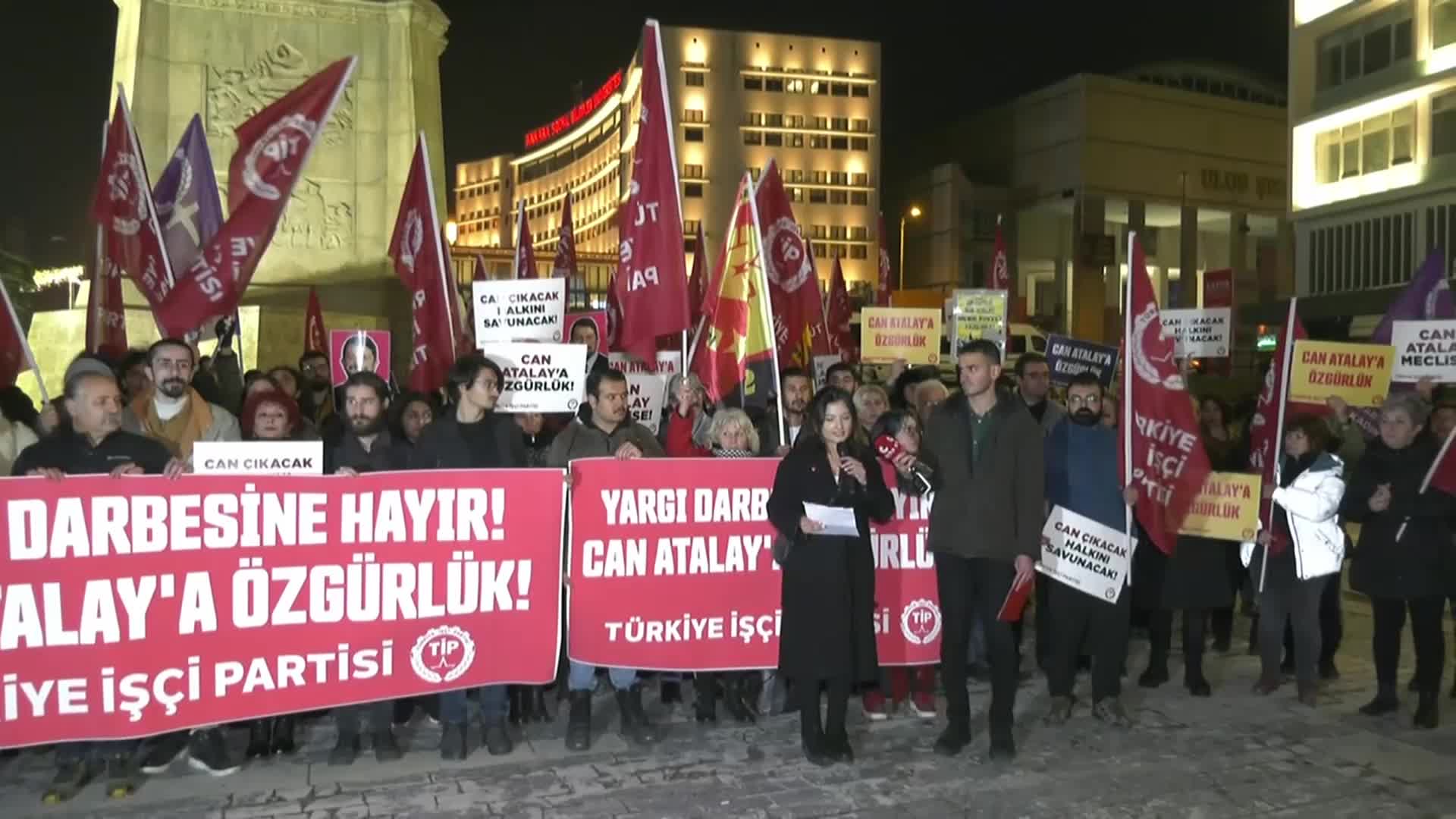 TİP'TEN ANKARA'DA "CAN ATALAY'A ÖZGÜRLÜK" EYLEMİ: “MAHKEMENİN UYGULAMA ZORUNLULUĞU BULUNAN AYM KARARI KARŞISINDAKİ BU TUTUMU ALENİ BİR SUÇTUR. VE BU HEYETİN ÜYELERİ, BİR AN ÖNCE GÖREVDEN ALINMALIDIR”