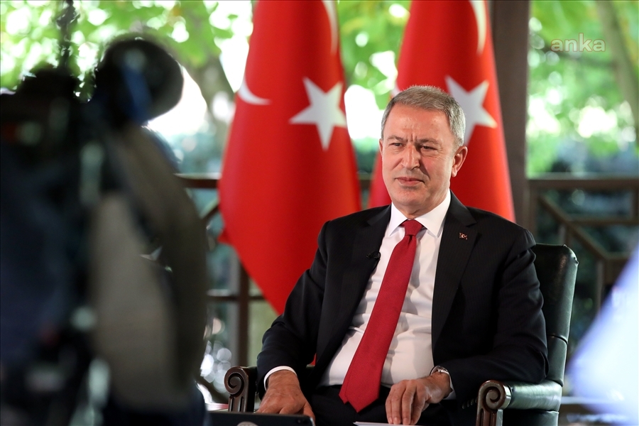 BAKAN AKAR: MACRON PROBLEMLERİN ÜZERİNE BENZİN DÖKÜYOR