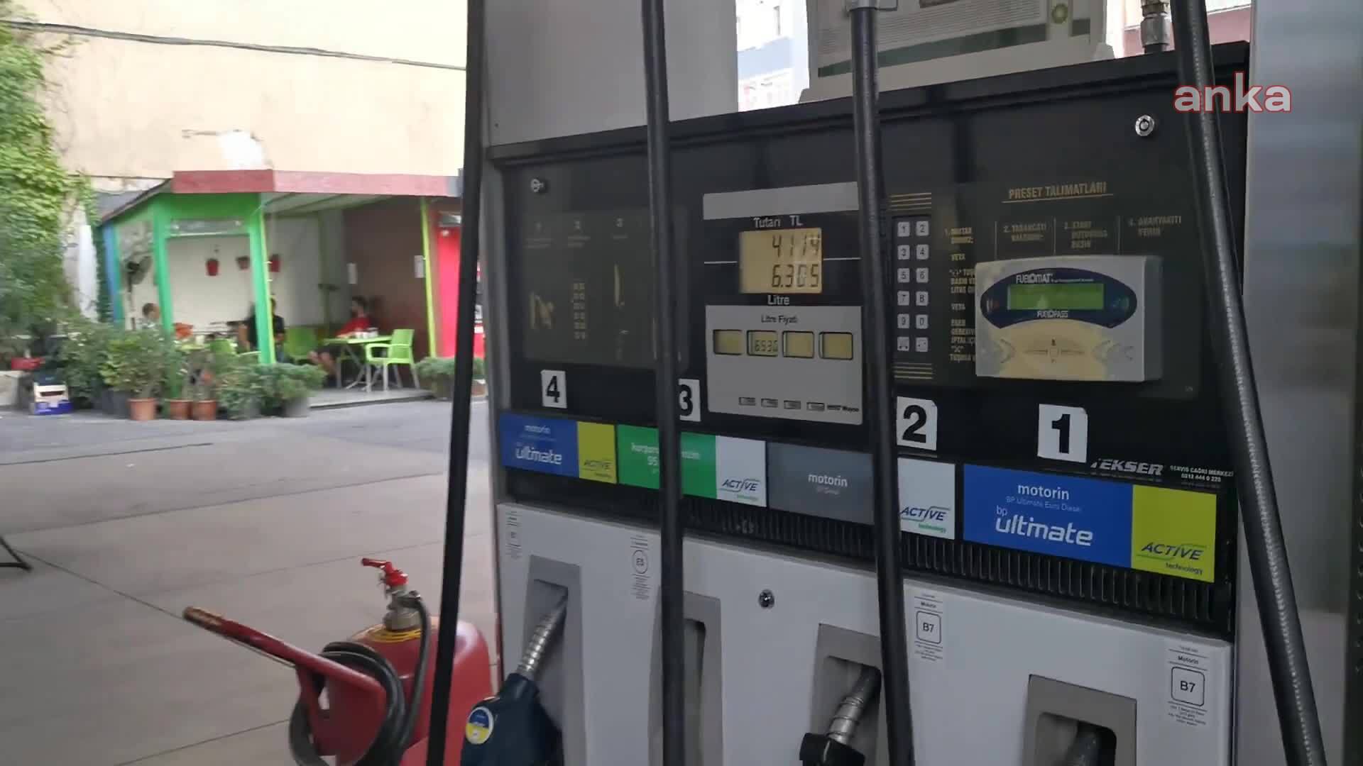 BENZİNE 28, MOTORİNE 25 KURUŞ ZAM