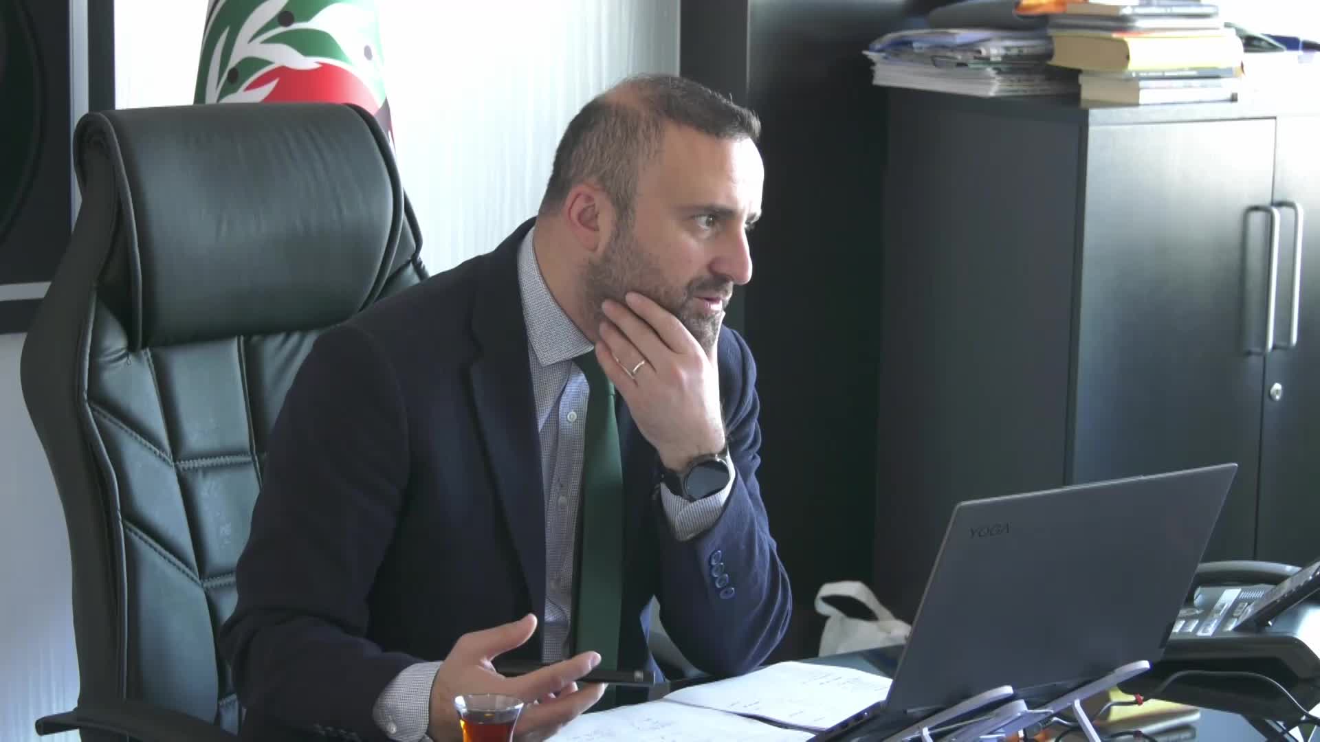 MUSTAFA KÖROĞLU: “CAN ATALAY ÖZELİNDE YAŞADIĞIMIZ DURUM, HUKUKUN ÖNGÖRÜLEBİLİRLİĞİNİN KALMADIĞI. YARGI MAKAMLARININ, KARARIN GEREĞİNİ YERİNE GETİRMEMESİ EN HAFİF DEYİMİYLE HADSİZLİK. ‘YETTİ ARTIK’ DEMEK İSTİYOR İNSAN”