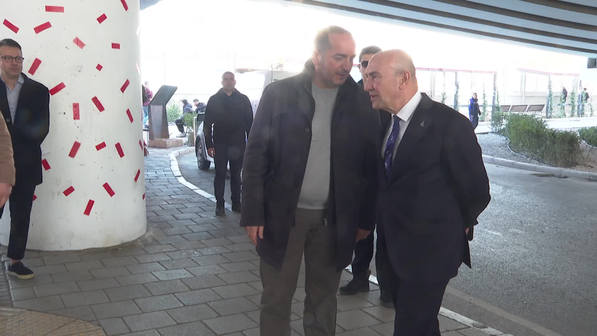 VİYADÜK ALTINA SİHİRLİ DOKUNUŞ