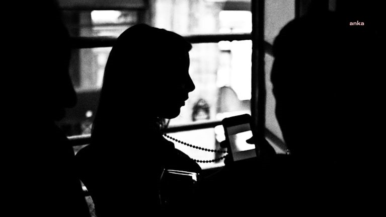 KADININ, ŞİDDET NEDENİYLE EVDEN UZAKLAŞTIRMA KARARI ALMASI