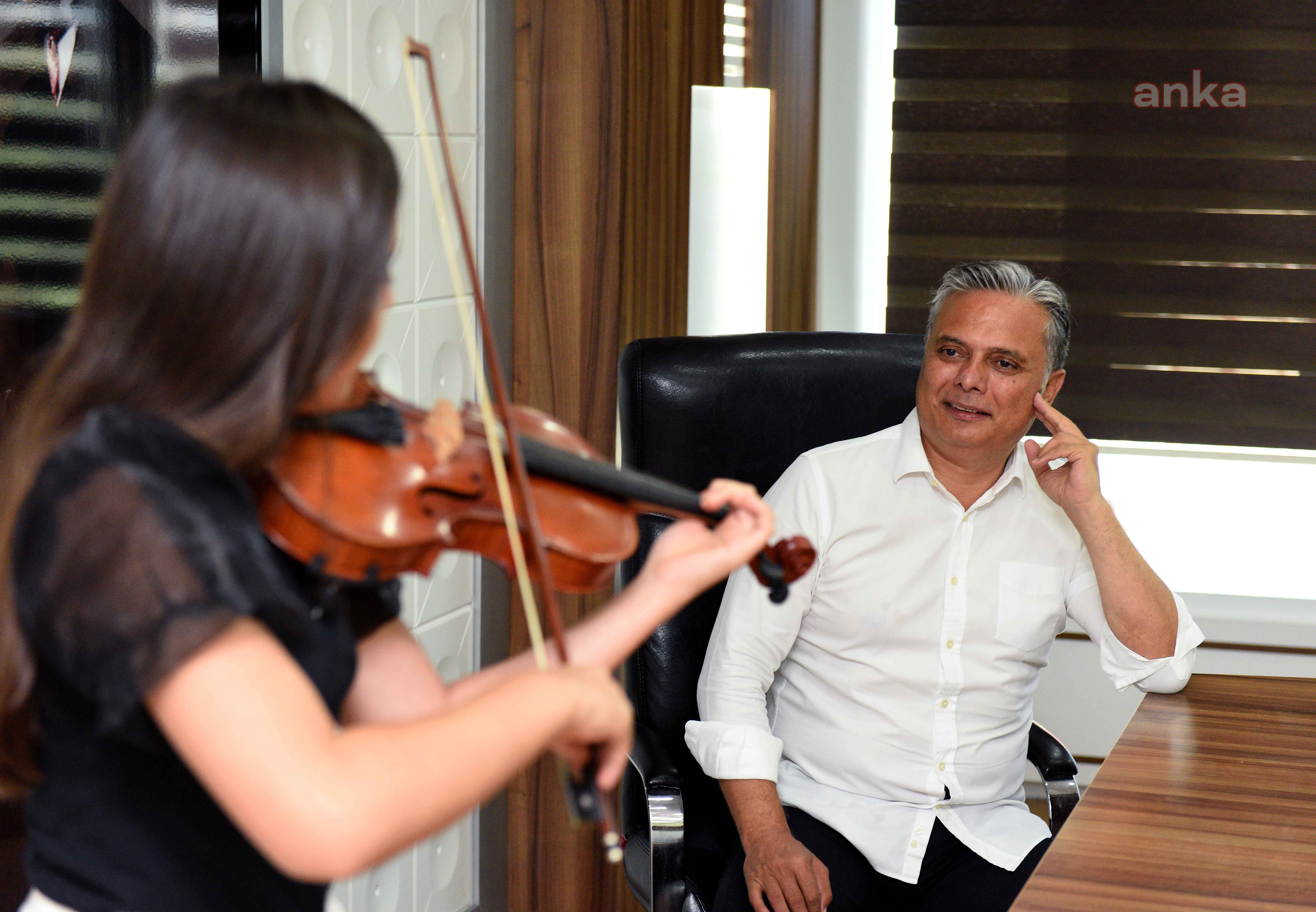 GENÇ MÜZİSYEN, MURATPAŞA BELEDİYE BAŞKANI UYSAL'IN KONUĞU OLDU