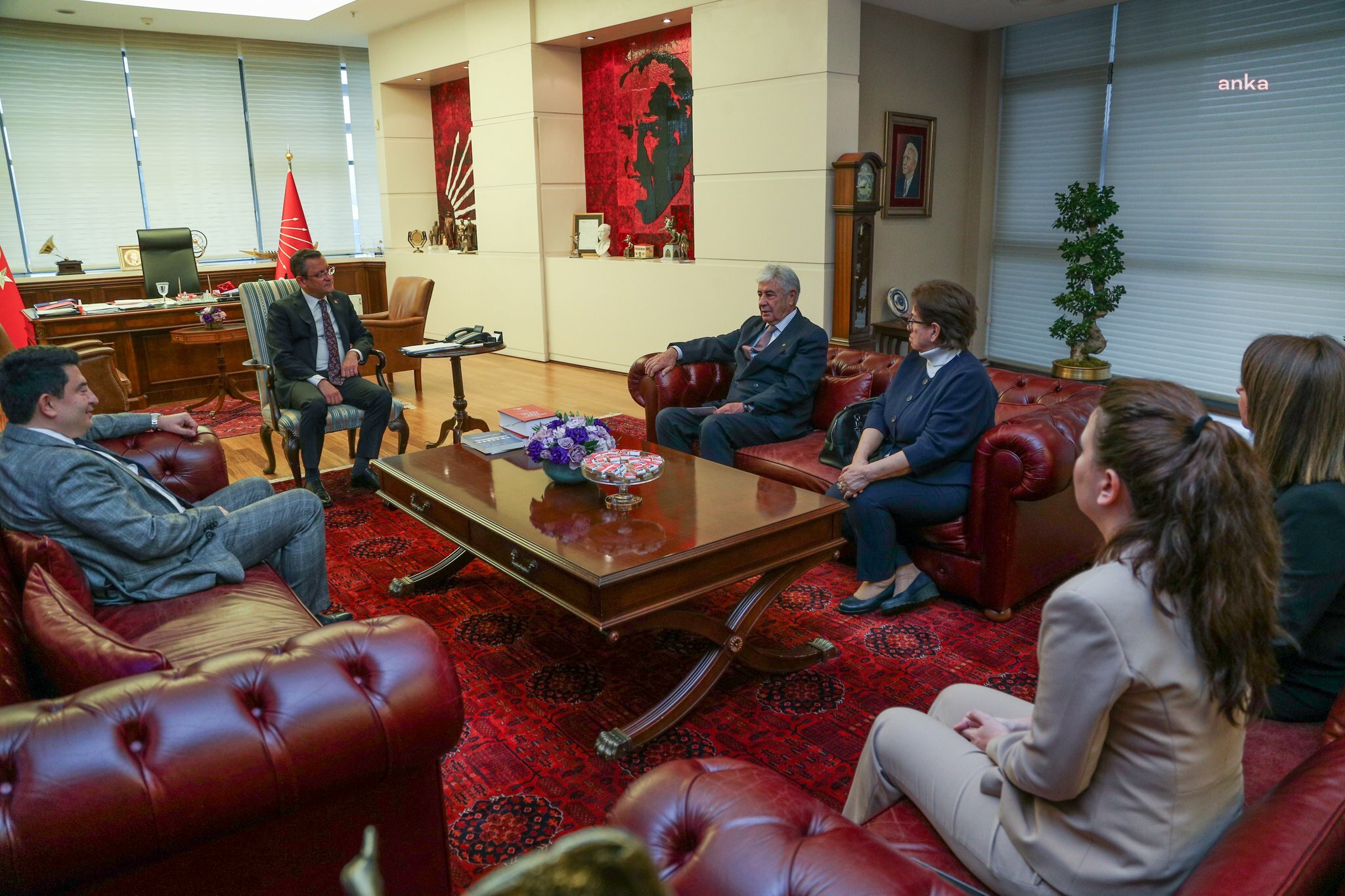 ÖZGÜR ÖZEL, TÜRK HUKUK KURUMU BAŞKANI GÜRMAN İLE BİR ARAYA GELDİ