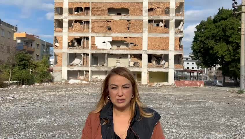 NERMİN YILDIRIM KARA: “DEPREMZEDELER, BİR KAÇ GÜN BİLE ŞEHİR DIŞINDA MİSAFİRHANE VEYA OTELDE KALDIĞINDA KİRA YARDIMLARI VE DESTEKLERİ KESİLİYOR. BİR AN EVVEL BUNA SON VERİN”