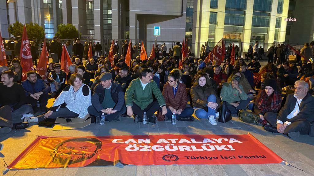 TİP'TEN YARGITAY'A TEPKİ: "BU BİR YARGI KARARI DEĞİLDİR, DARBEDİR! DARBEYE VE DARBECİLERE GEÇİT VERMEYECEĞİZ"