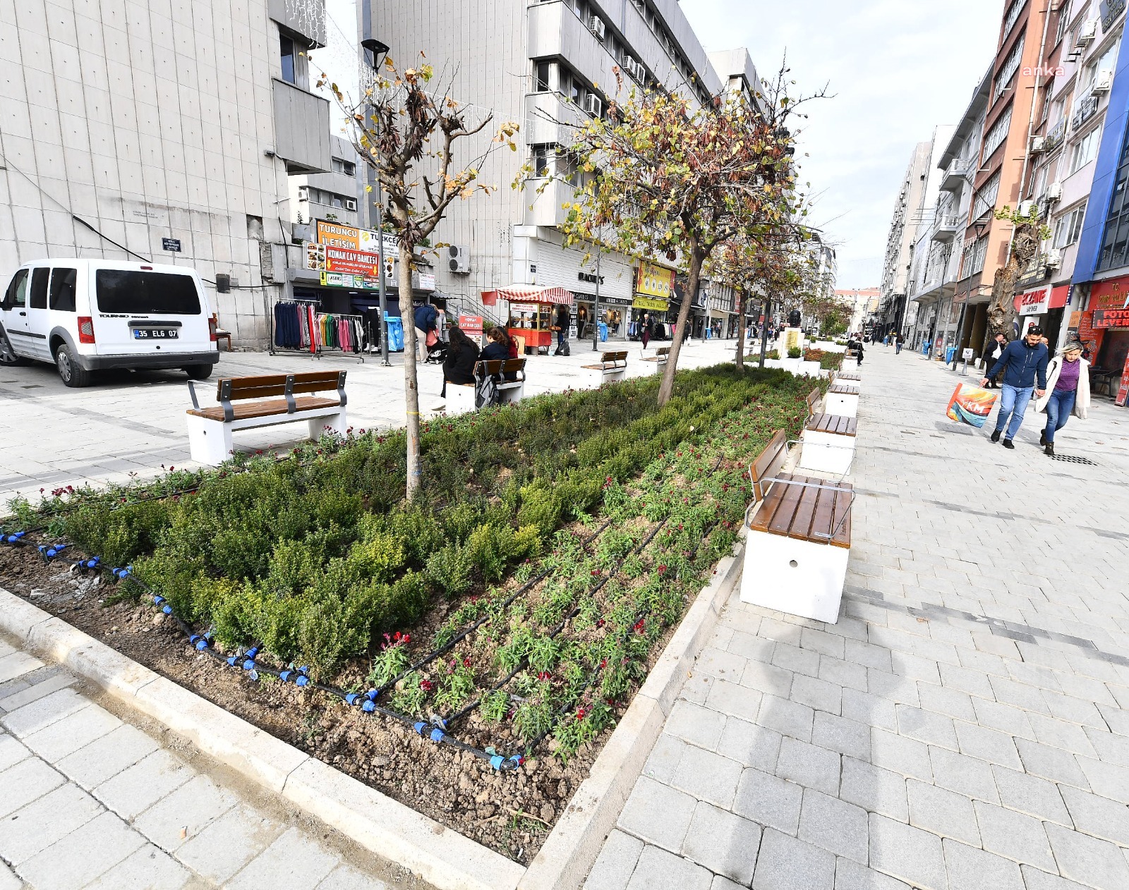 KEMERALTI'NIN TARİHİ CADDESİNE FERAHLATAN DOKUNUŞ