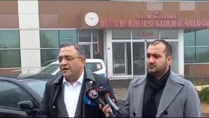 SEZGİN TANRIKULU, DİYARBAKIR’DA 180 SAĞLIK İŞÇİSİNİN ZORLA EMEKLİ EDİLMEK İSTENMESİNE TEPKİ GÖSTERDİ: BU ZULMÜ İŞÇİ ARKADAŞLARIMIZA BU YAŞTA YAŞATMAYIN