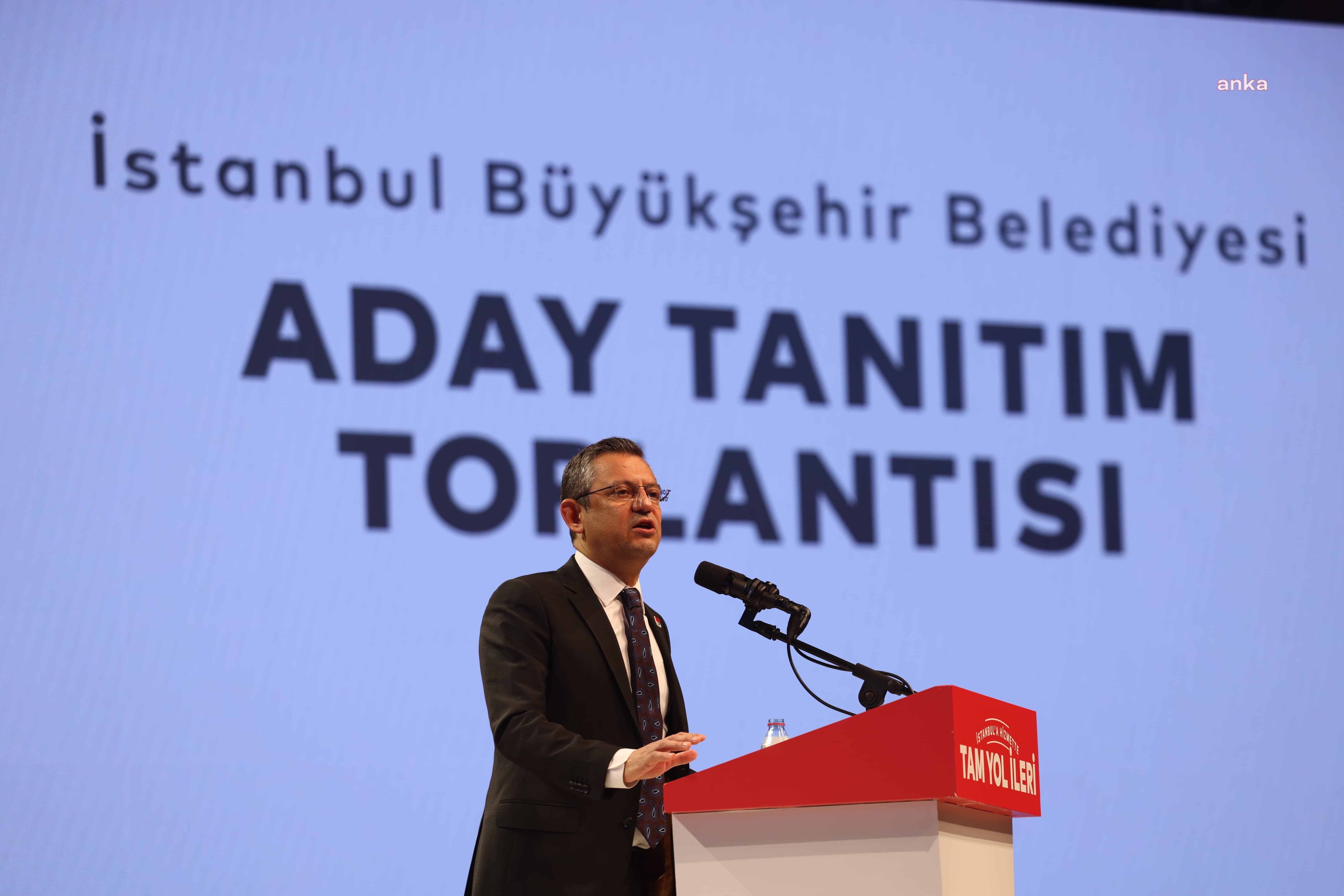 ÖZGÜR ÖZEL, İMAMOĞLU’NUN YENİDEN ADAYLIĞININ DUYURULDUĞU TANITIM TOPLANTISINDA: “ÇIKAR ÇEVRELERİNİN İSTANBUL’UN KANINI EMMESİNE MANİ OLDUK… HİÇBİR ADAYDAN ÇEKİNCEMİZ YOK, İSTANBUL’U İSTANBULLULAR İÇİN BİR BEŞ YIL DAHA YÖNETECEK OLAN EKREM İMAMOĞLU”