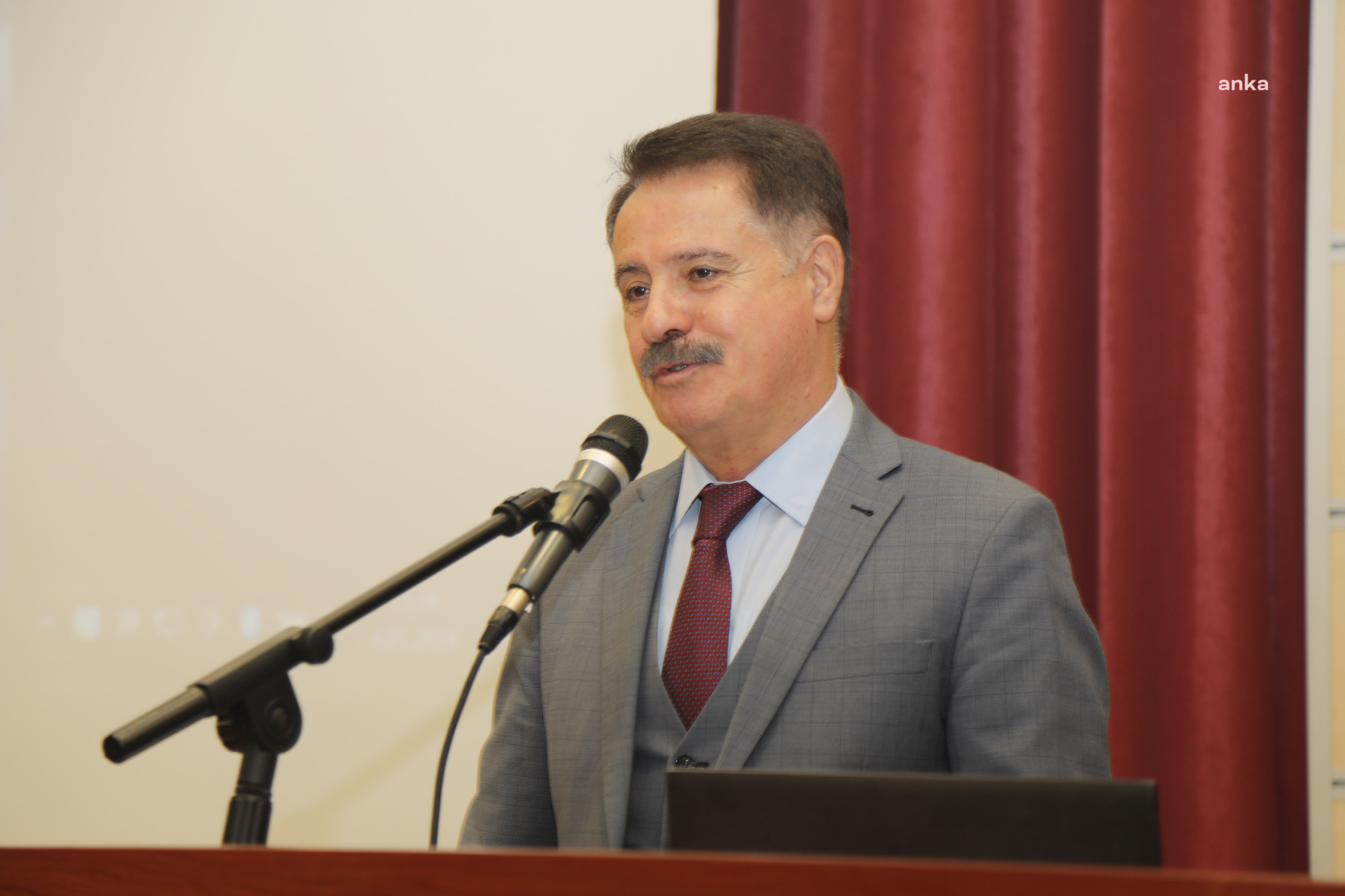 ATAKUM BELEDİYE BAŞKANI DEVECİ: “GENÇLERE GÜVENİYORUZ”
