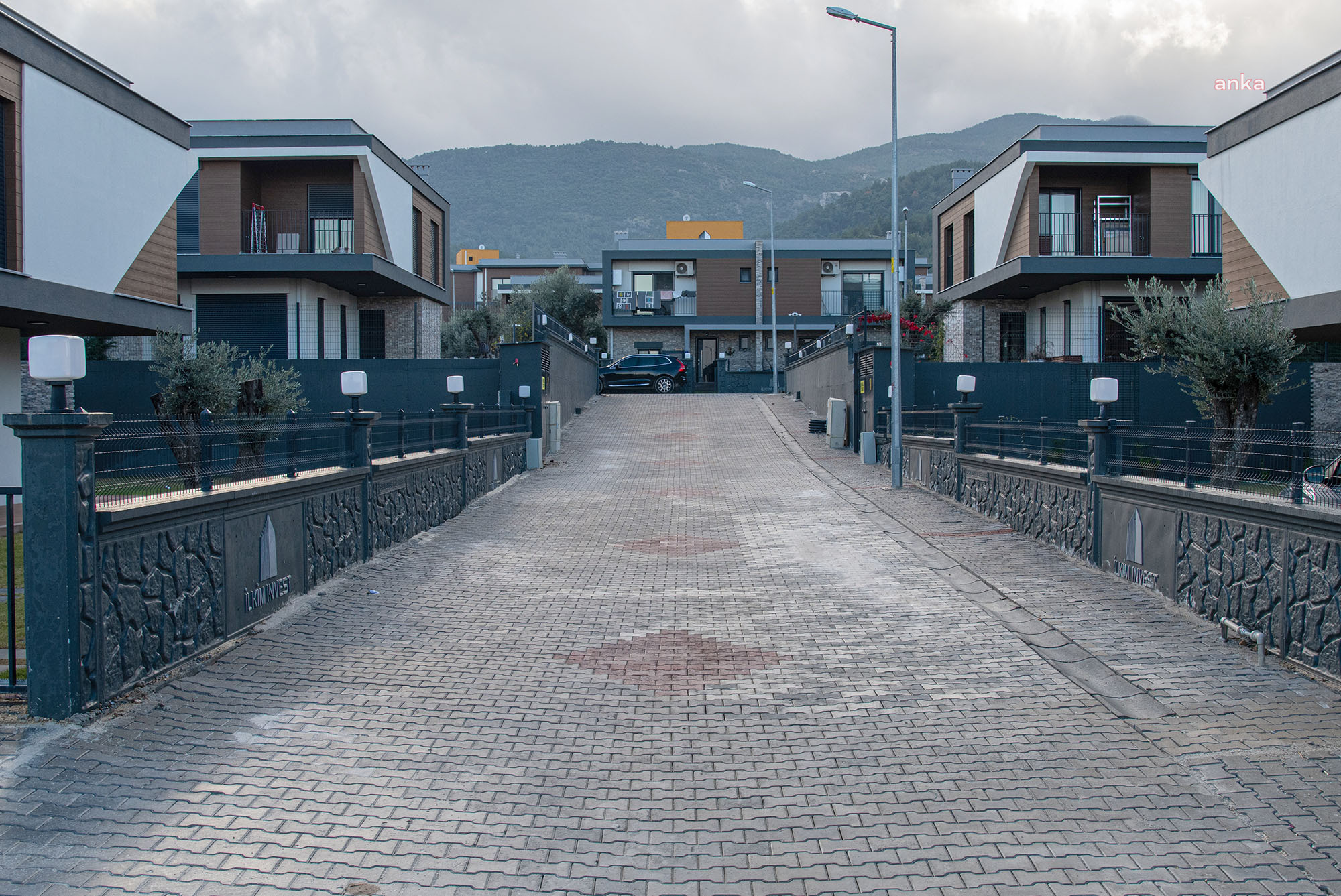 KUŞADASI BELEDİYESİ'NDEN DAVUTLAR’A 64 MİLYON TL’LİK YOL YATIRIMI
