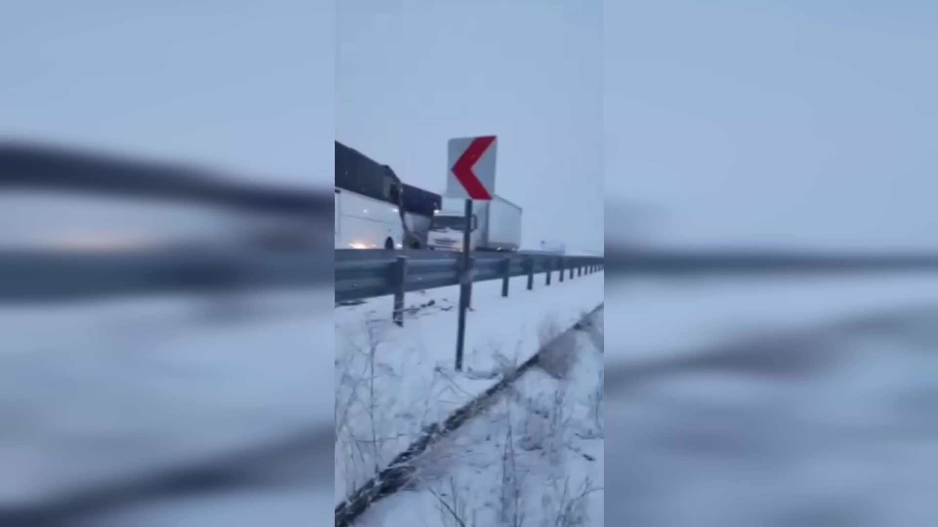 İNAN AKGÜN ALP: "KARS-ERZURUM KARA YOLUNDA BU SABAH MEYDANA GELEN KAZANIN SORUMLUSU ULAŞTIRMA BAKANLIĞI’DIR"