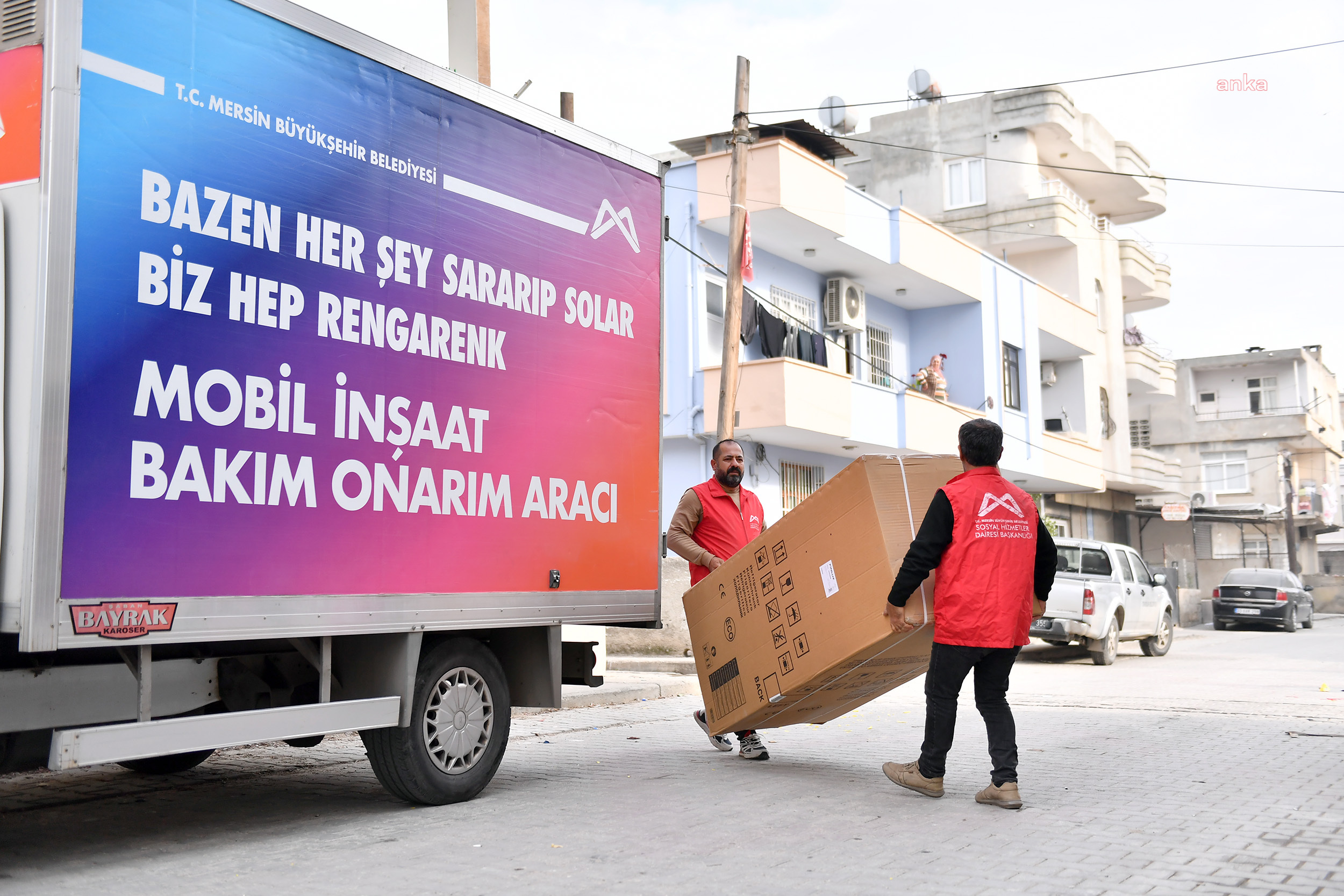 MERSİN BÜYÜKŞEHİR’İN YANGIN MAĞDURU AİLELERE EŞYA DESTEĞİ SÜRÜYOR