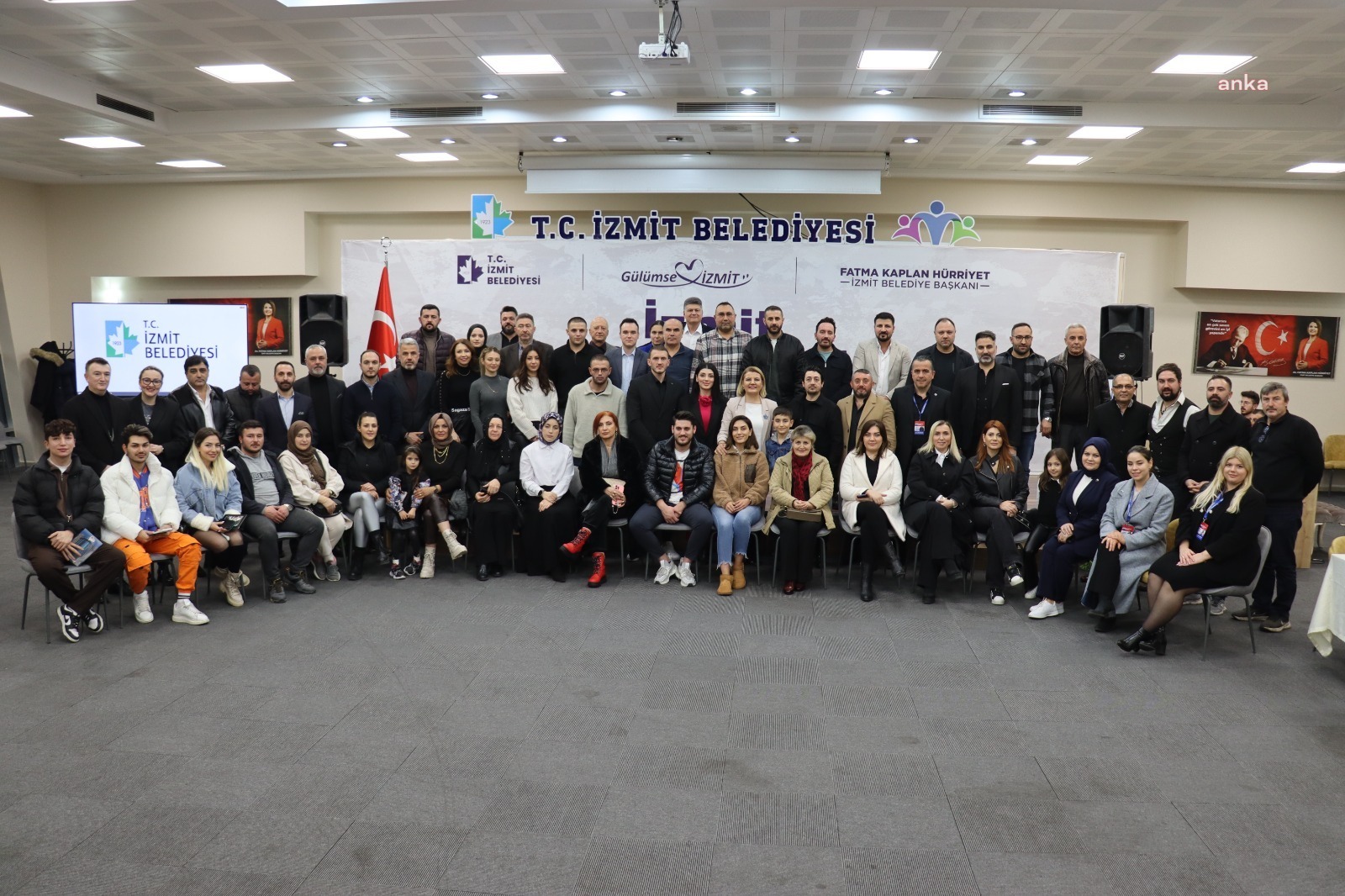ESNAFLA BULUŞAN BAŞKAN HÜRRİYET, "İZMİT'İ HEP BİR ADIM İLERİYE TAŞIMAYA ÇALIŞIYORUZ"