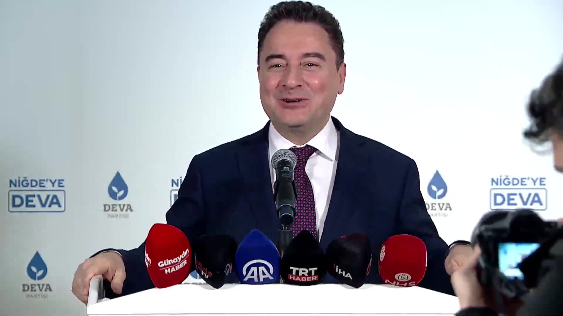 BABACAN’DAN RAMAZAN CAN’A: “ADALET DAĞITMAKTAN SORUMLU OLAN KURUMDA BAKAN YARDIMCISI OLACAKSIN, ONDAN SONRA MİLLETE NASIL TORPİL DAĞITACAĞININ LİSTESİNİ KARIŞTIRACAKSIN”