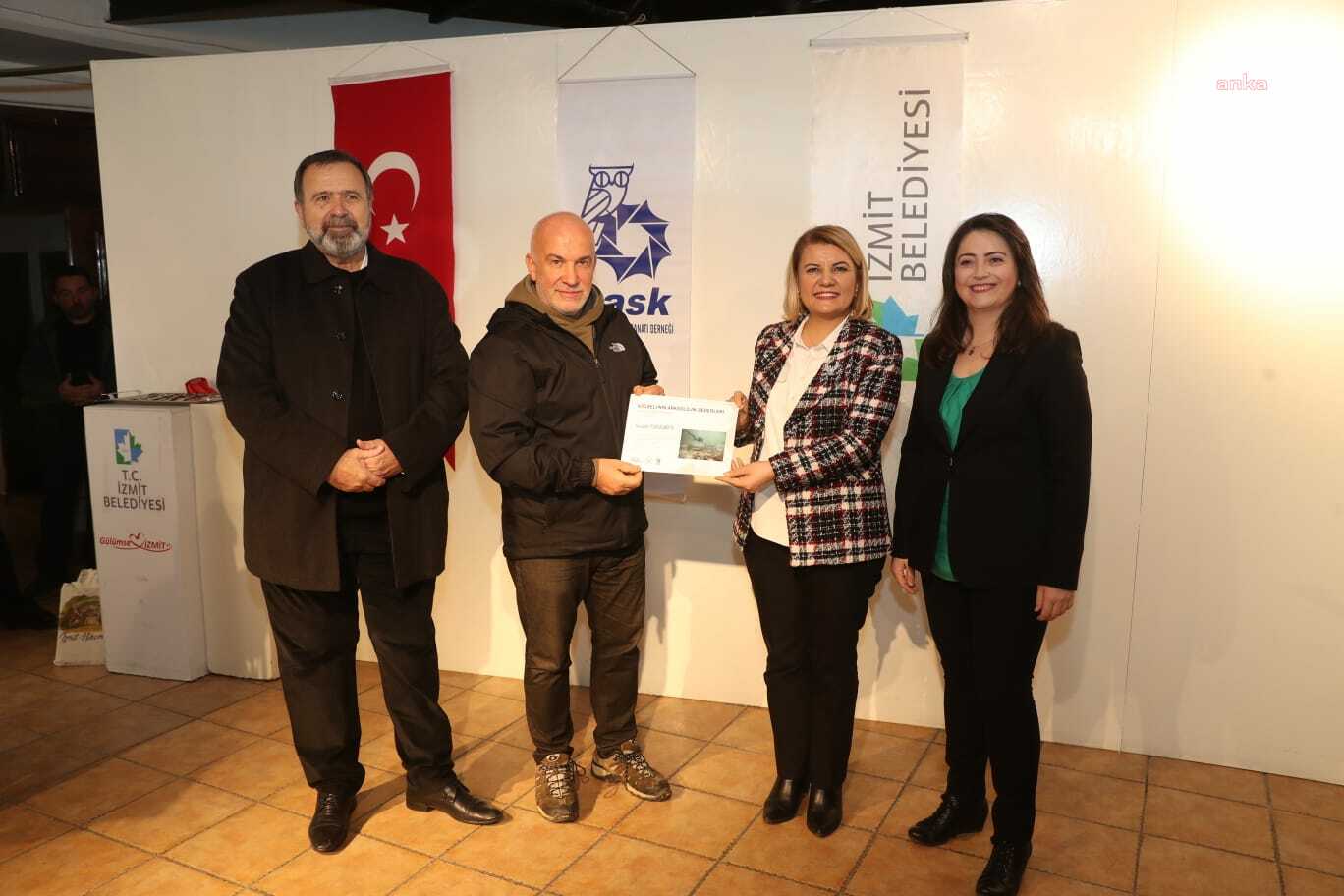 100. YIL SERGİSİ, İZMİT'İN 3 BİN YILLIK TARİHİNE IŞIK TUTUYOR