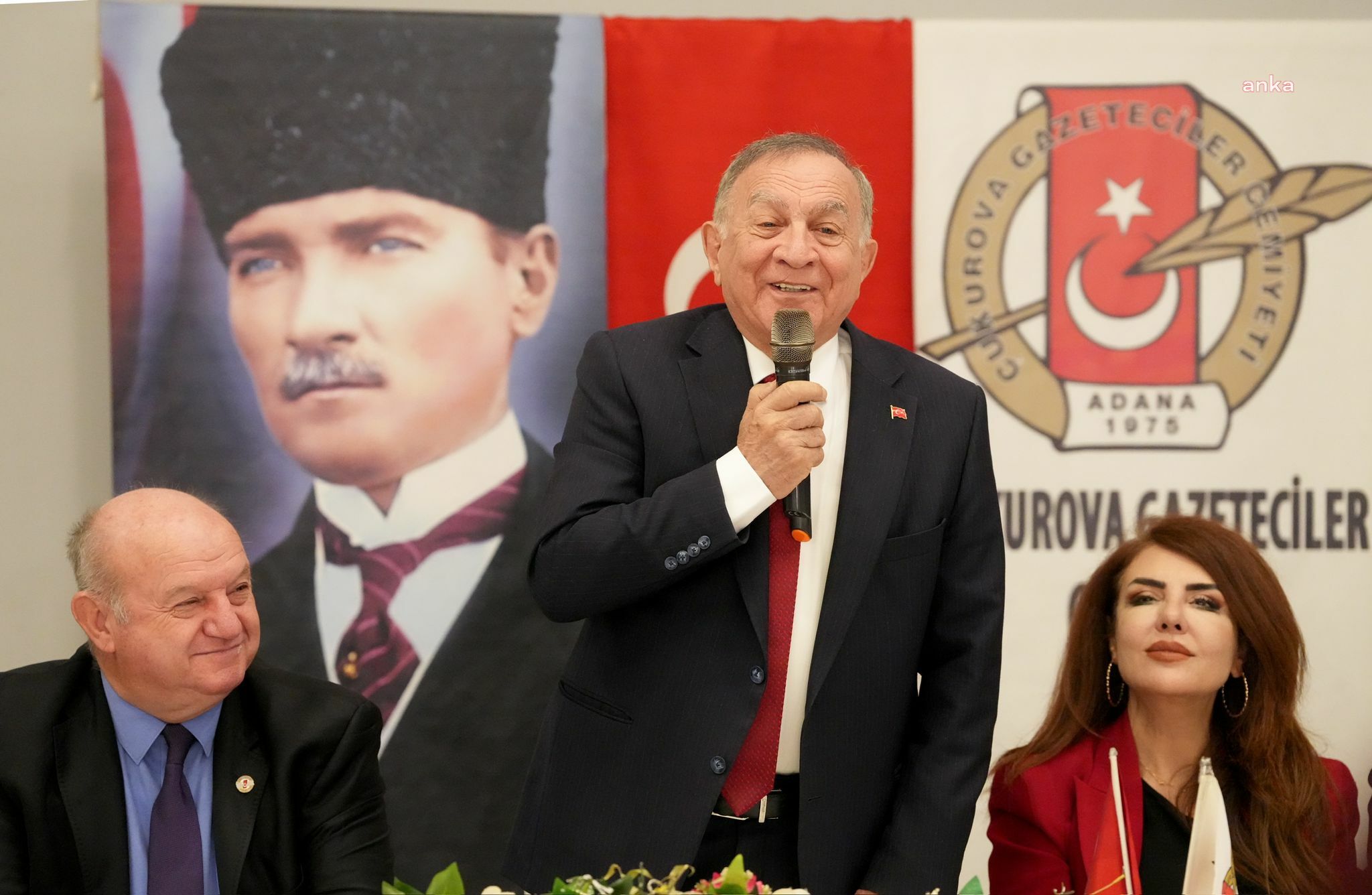 SEYHAN BELEDİYE BAŞKANI AKAY, GAZETECİLERLE BULUŞTU