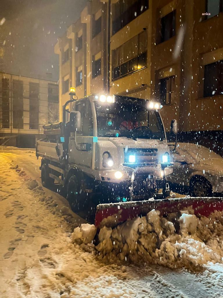 ODUNPAZARI BELEDİYESİ 24 SAAT KAR VE BUZLANMAYLA MÜCADELE EDİYOR