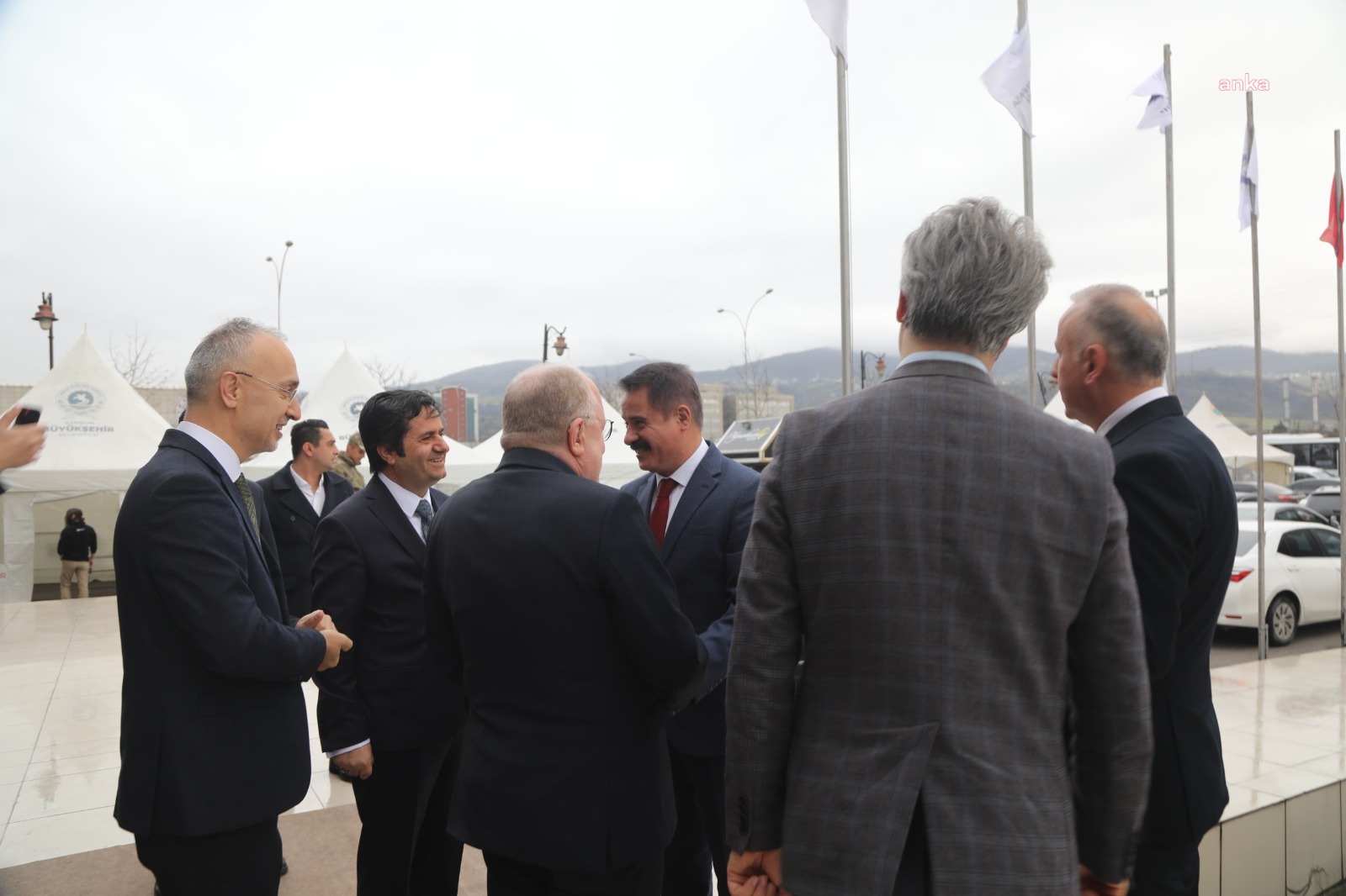 BAŞKAN DEVECİ GENÇLERLE BİR ARAYA GELDİ