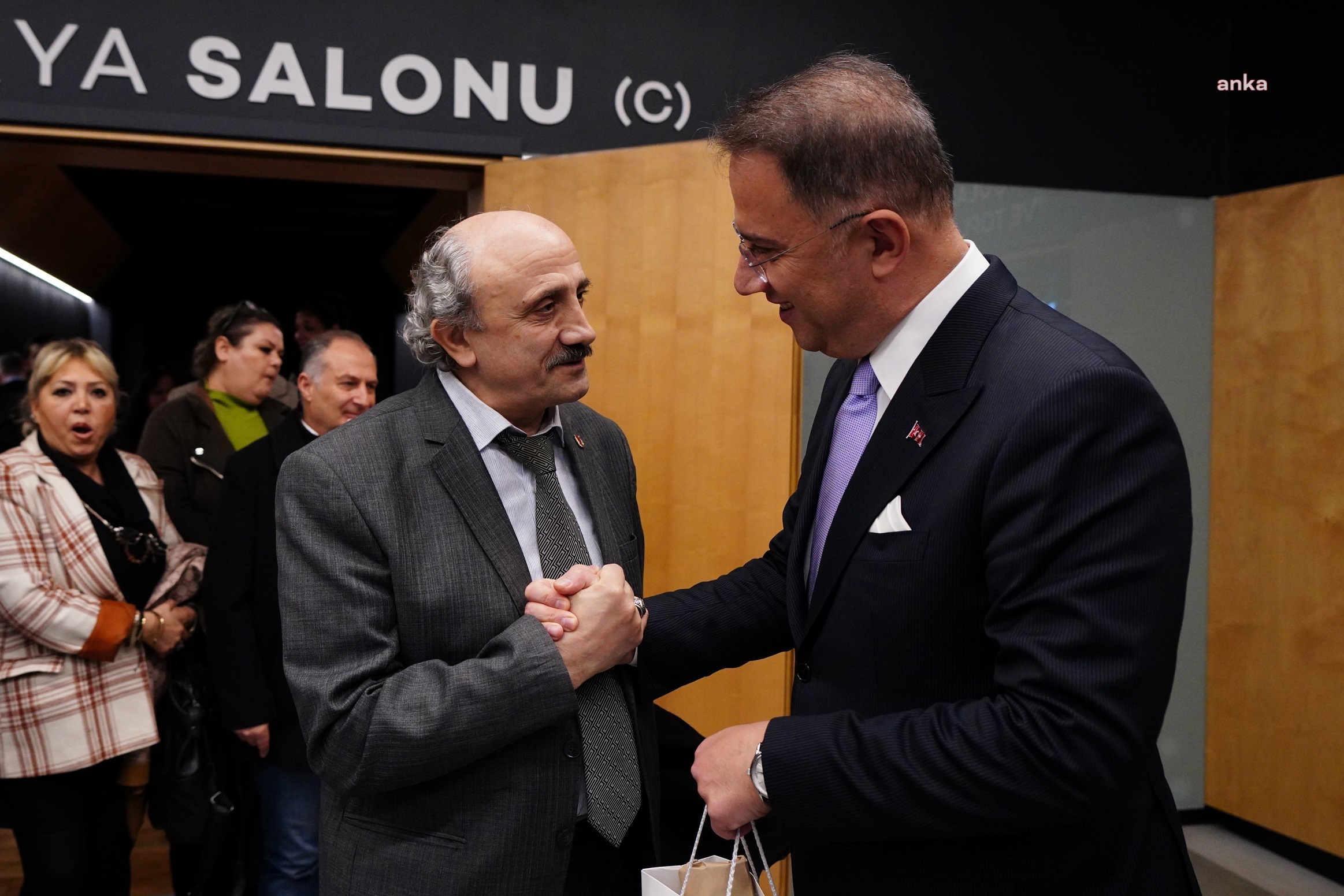 BEYLİKDÜZÜ BELEDİYE BAŞKANI MEHMET MURAT ÇALIK BASIN EMEKÇİLERİYLE BİR ARAYA GELDİ