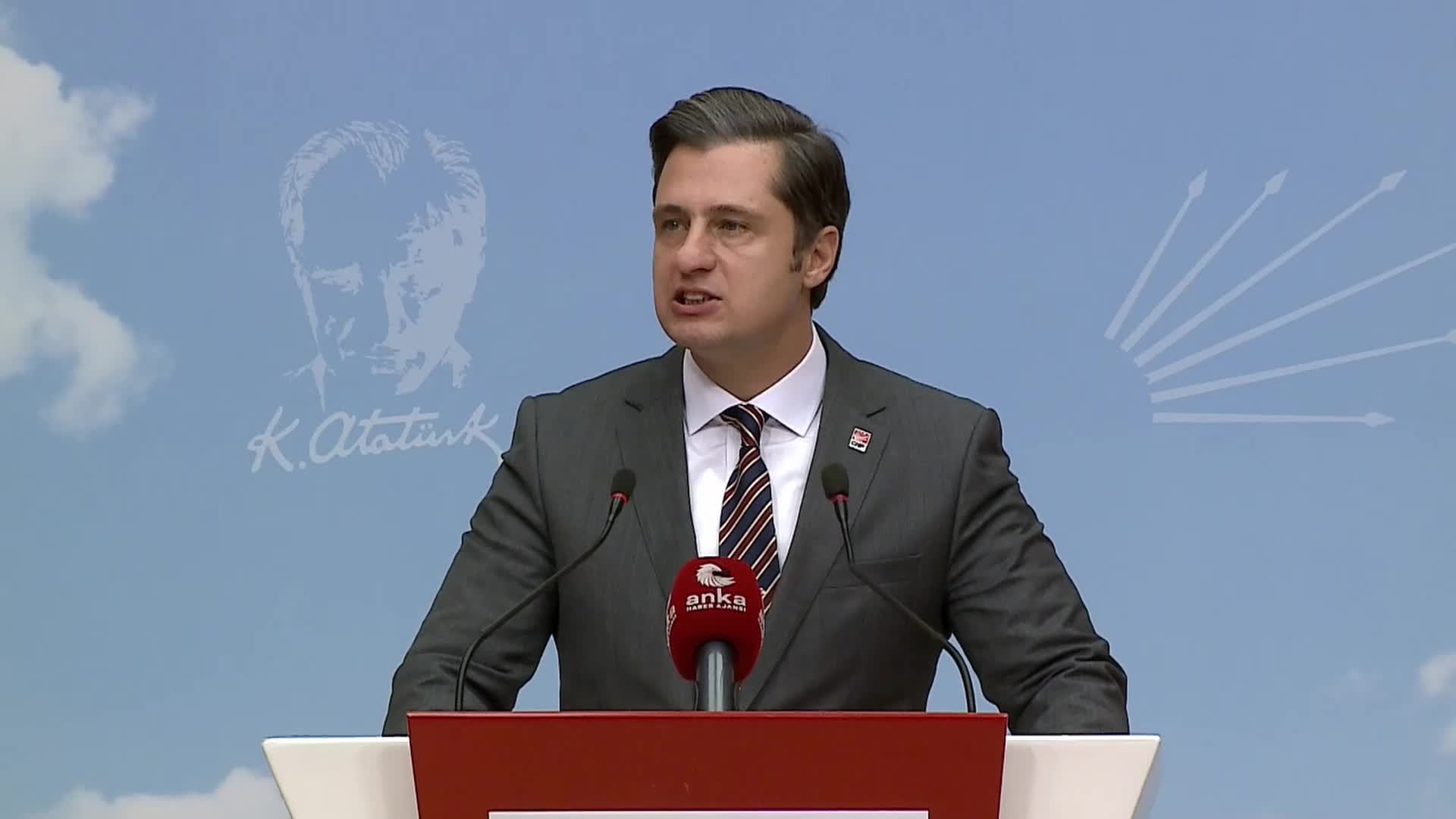 DENİZ YÜCEL: “ARTIK YETER. DAMAT GELDİ, BATIRDI. GÖZLERİNDEN IŞIK SAÇAN NEBATİ GELDİ SIVADI. ŞİMDİ DE MEHMET ŞİMŞEK GELDİ, CİLA ÇEKİYOR”
