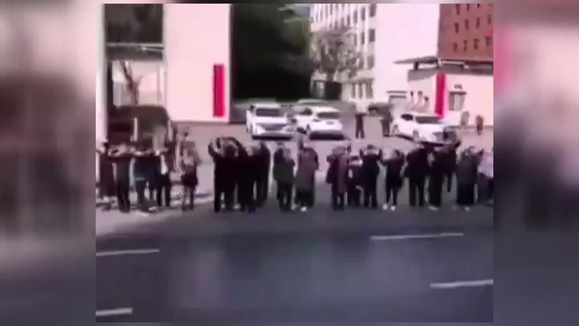 WUHAN'DAN AYRILAN DOKTORLAR BÖYLE UĞURLANDI