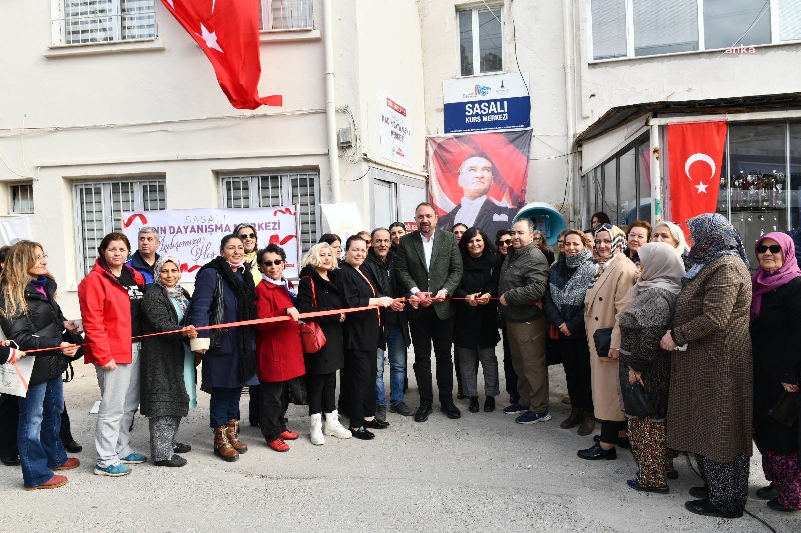 ÇİĞLİ BELEDİYESİ 4. KADIN DAYANIŞMA MERKEZİ'Nİ SASALI'DA AÇTI
