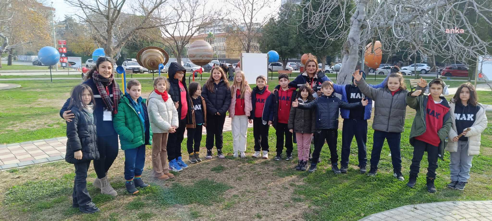 MATEMATİK VE ZEKA OYUNLARI PARKI'NIN ÜNÜ İZMİR'İ AŞTI: 2 AYDA 30 OKULDAN 1600 ÖĞRENCİ ZİYARET ETTİ