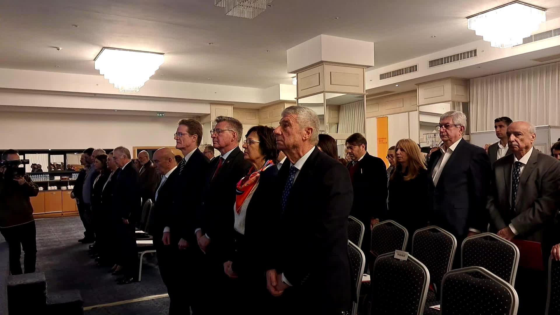 AB TÜRKİYE DELAGASYONU BAŞKANI, BÜYÜKELÇİ NIKOLAUS MEYER-LANDRUT İZMİR'DE: “KAPSAYICI BİR TOPLUMA KATKIDA BULUNAN ÇABALARINIZI DESTEKLİYORUZ”