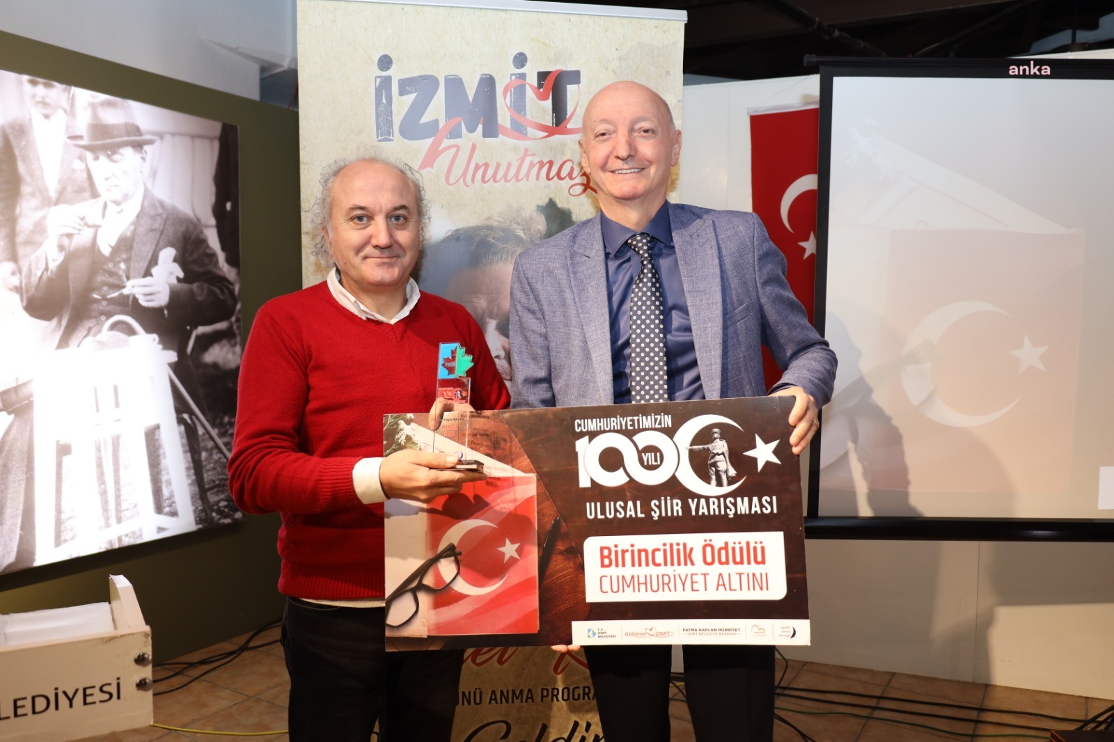 İZMİT BELEDİYESİ, NAZIM HİKMET’İ 122’İNCİ DOĞUM GÜNÜNDE ŞİİRLERİYLE ANDI