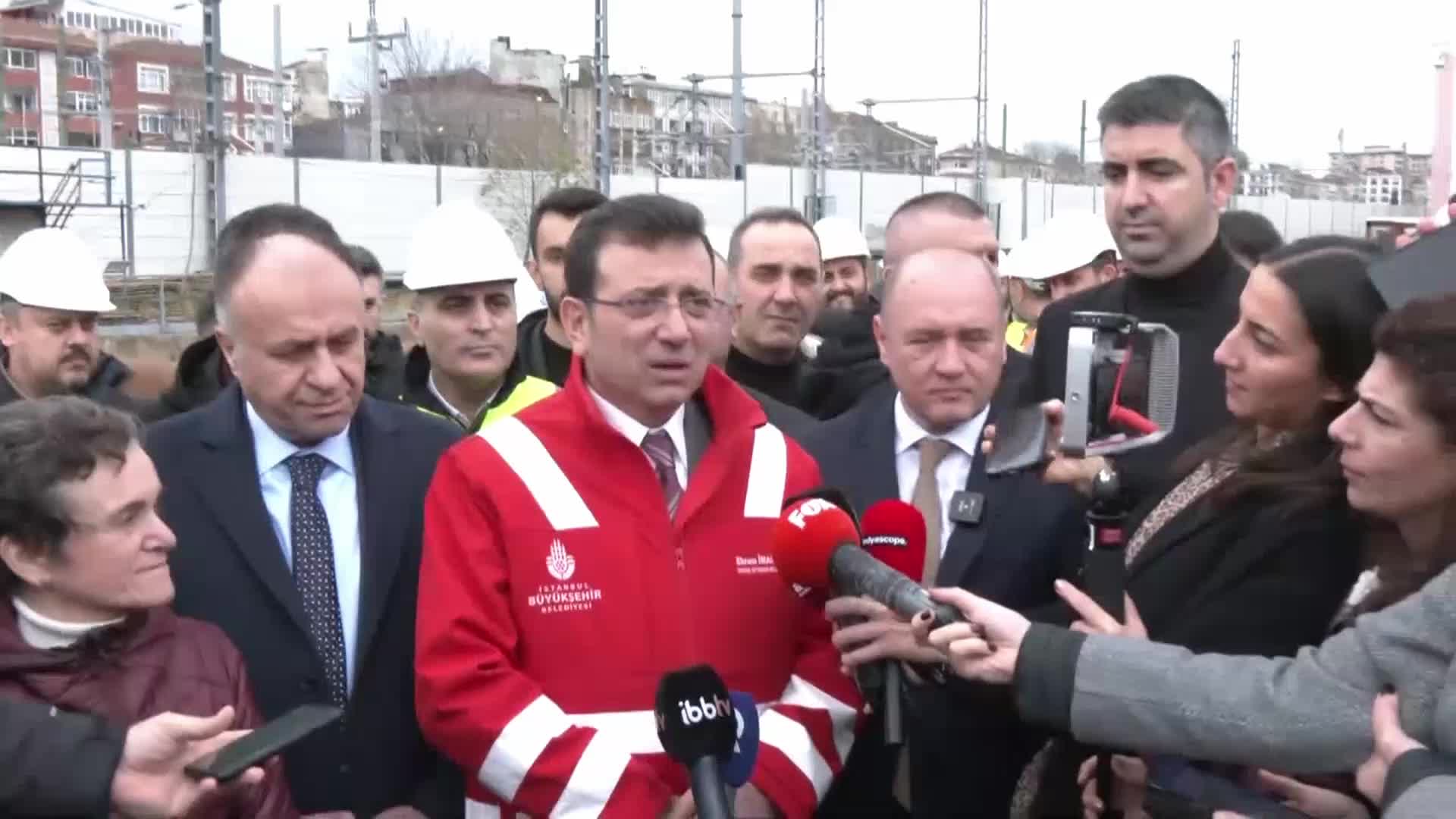 İMAMOĞLU’NDAN METRO VE TRAMVAY HATTI PROJELERİNİN 2024 YATIRIM PROGRAMI’NA ALINMAMASINA TEPKİ: “MİLLETİNİ CEZALANDIRANI MİLLET SEVMEZ. BU MİLLETİ CEZALANDIRIYORLAR. KİM MANİ OLUYORSA KINIYORUM”