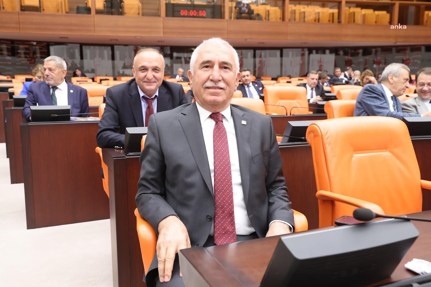 CHP'Lİ DURMAZ, TOKAT'TAKİ AYAKKABI FABRİKASINDA ZEHİRLENEN İŞÇİLERİ BAKAN IŞIKHAN'A SORDU: "İŞÇİLERİN ÇALIŞMA ESNASINDA MASKE VE ELDİVEN KULLANMADAN, GÜVENLİKSİZ ÇALIŞTIKLARI BİLGİSİ DOĞRU MUDUR?"