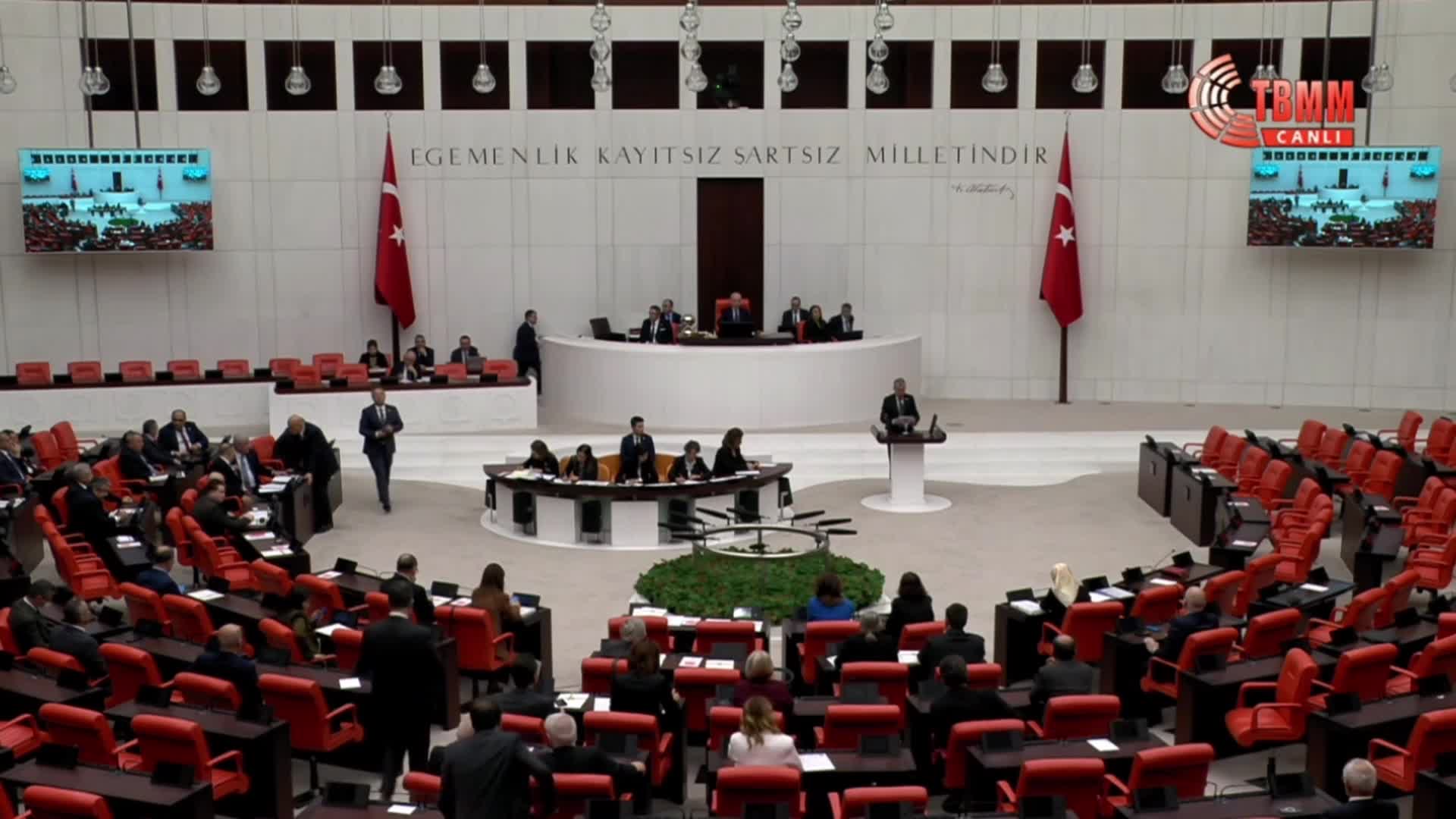 GÖKHAN GÜNAYDIN: “DEMOKRASİSİNİ TEK ADAM REJİMİNE İNDİRGEYEN, İÇERİDE KUTUPLAŞTIRMAYI MARİFET SAYAN, MUHALEFETİ ŞEYTANLAŞTIRMAK İÇİN HER TÜRLÜ FIRSATI KULLANMAYA GAYRET EDEN… TÜRKİYE'Yİ HER TÜRLÜ RİSKE ASIL AÇIK HÂLE GETİRENLER BUNLARDIR”