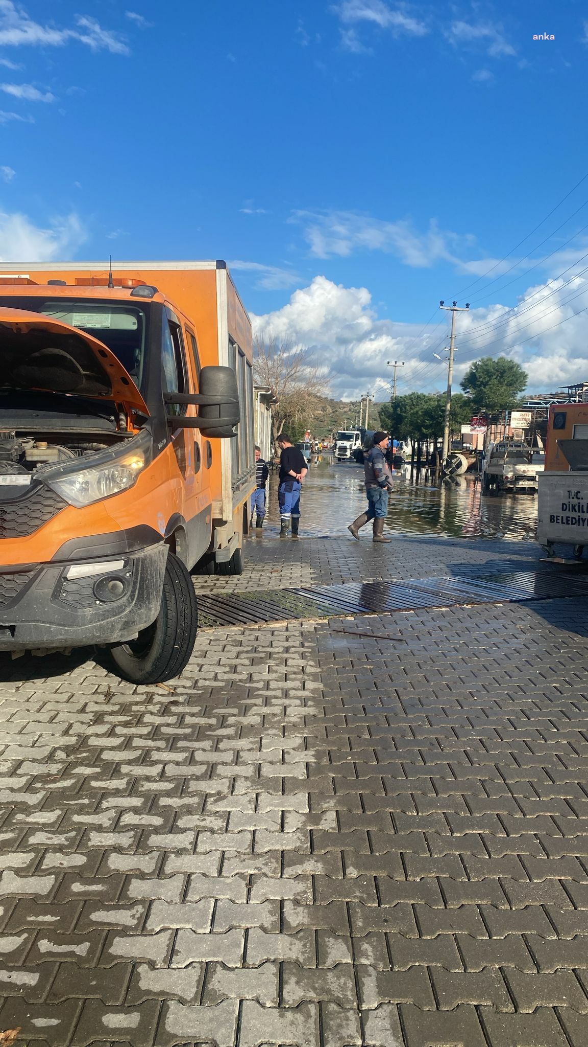 DİKİLİ'DE AŞIRI YAĞIŞ, DERE VE GÖLETİ TAŞIRDI: METREKAREYE 64 KİLOGRAM YAĞIŞ DÜŞTÜ