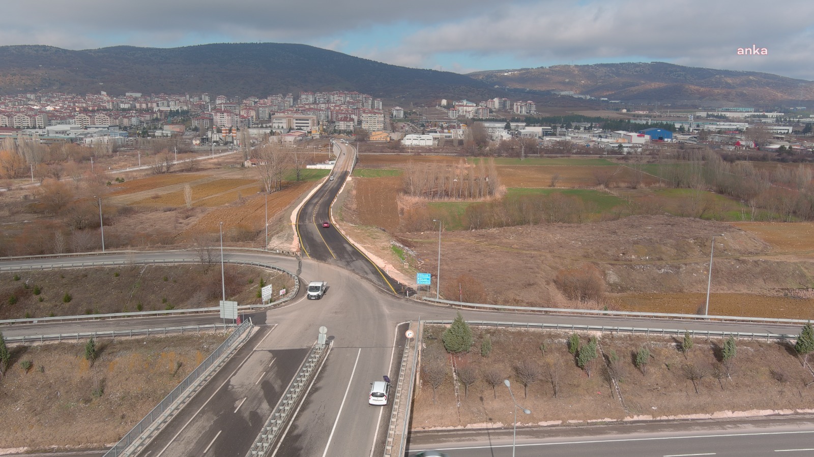 BOZÜYÜK YEŞİLKENT HEMZEMİN GEÇİDİ ÜZERİNDEKİ BAĞLANTI YOLU TRAFİĞE AÇILDI